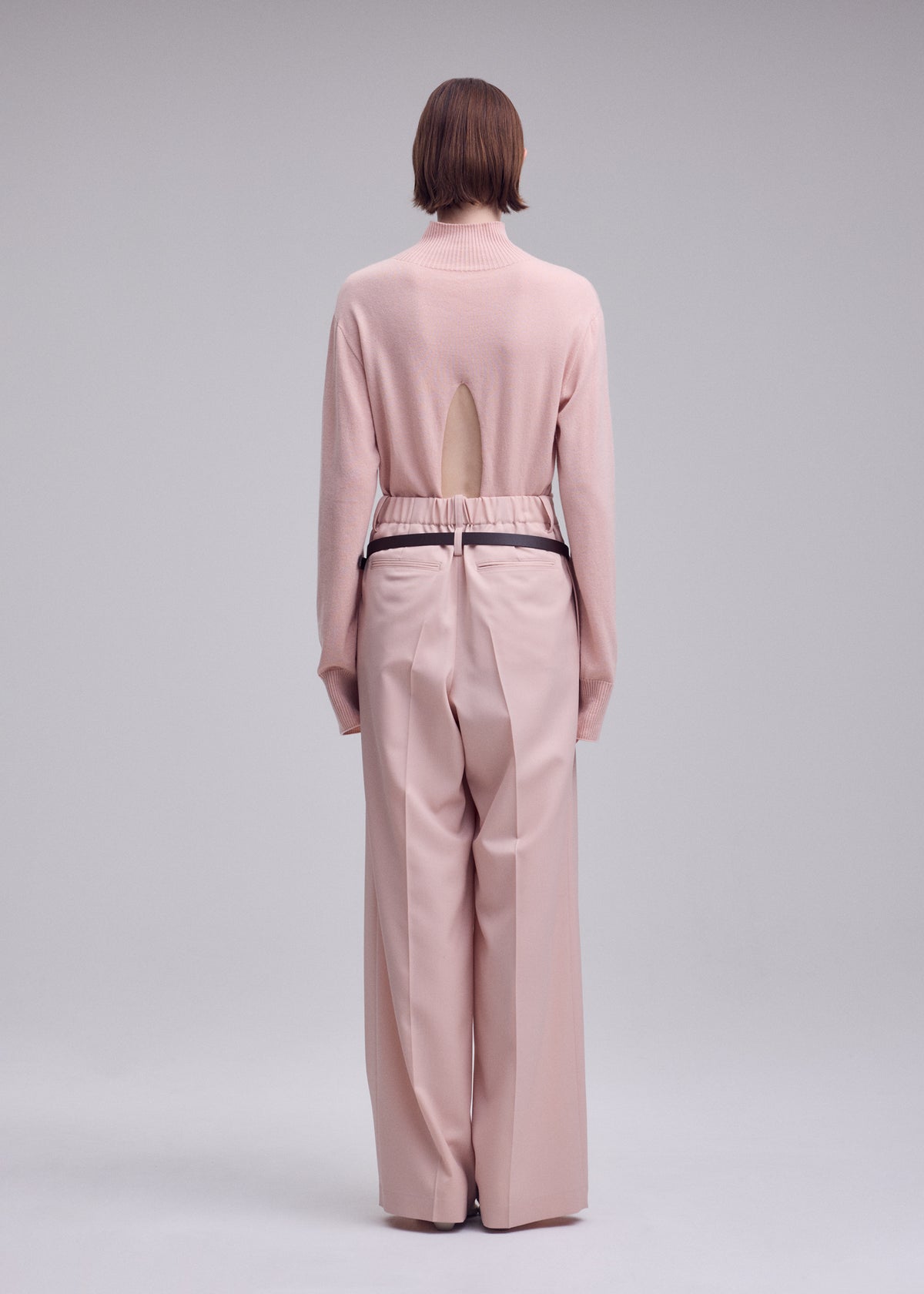 LUSTROUS WOOL PANTS、ウィメンズ_パンツ、着用画像2