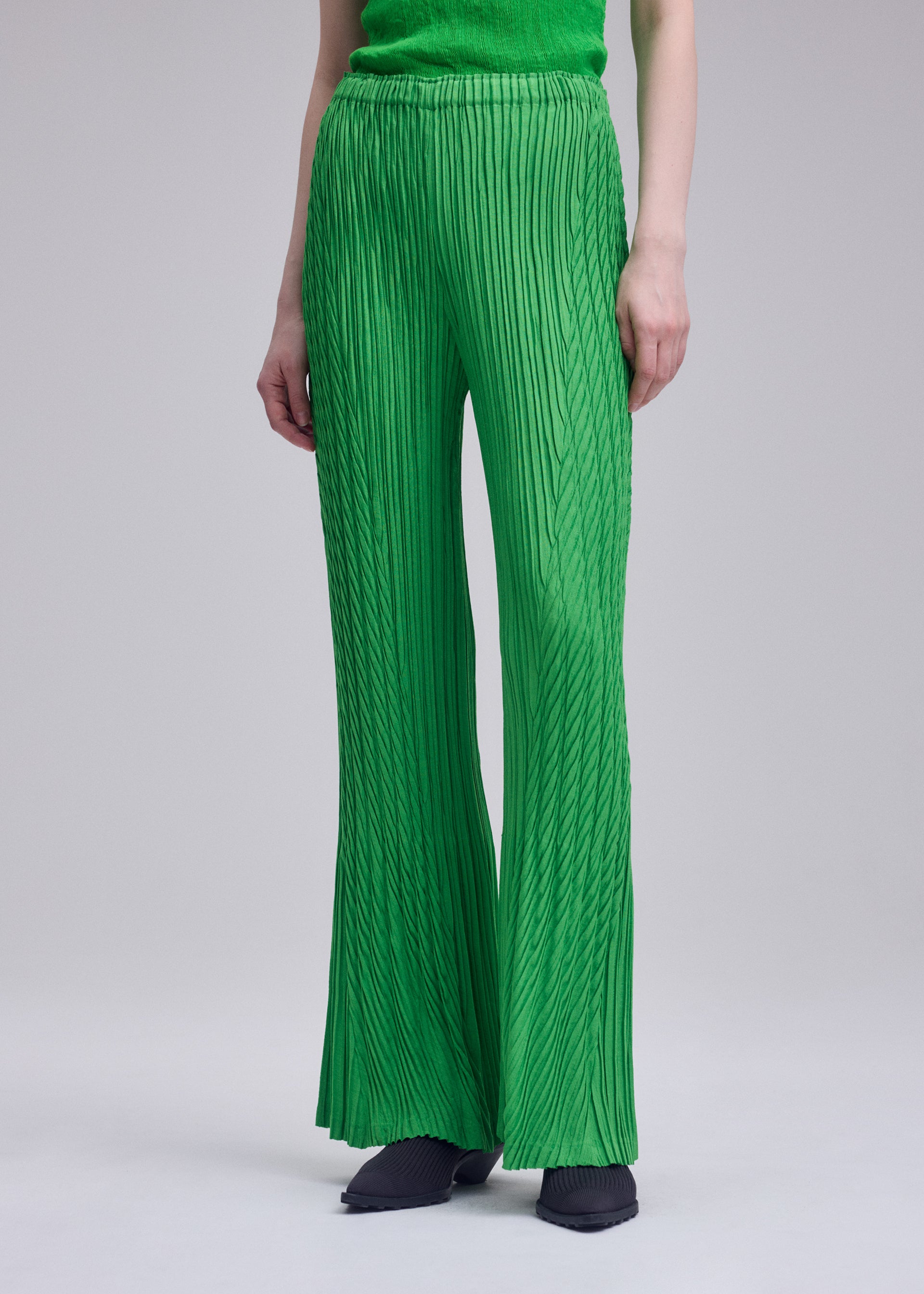 UNFURLING PLEATS – isseymiyake.com
