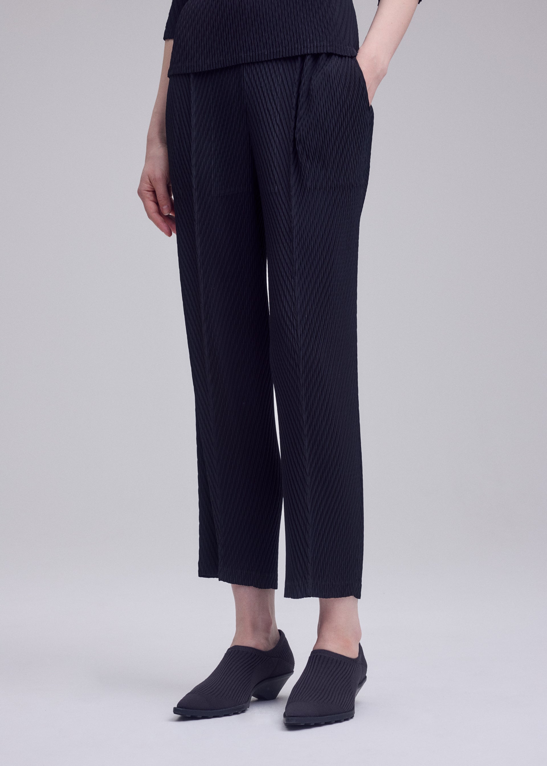 RHOMBUS PLEATS – isseymiyake.com