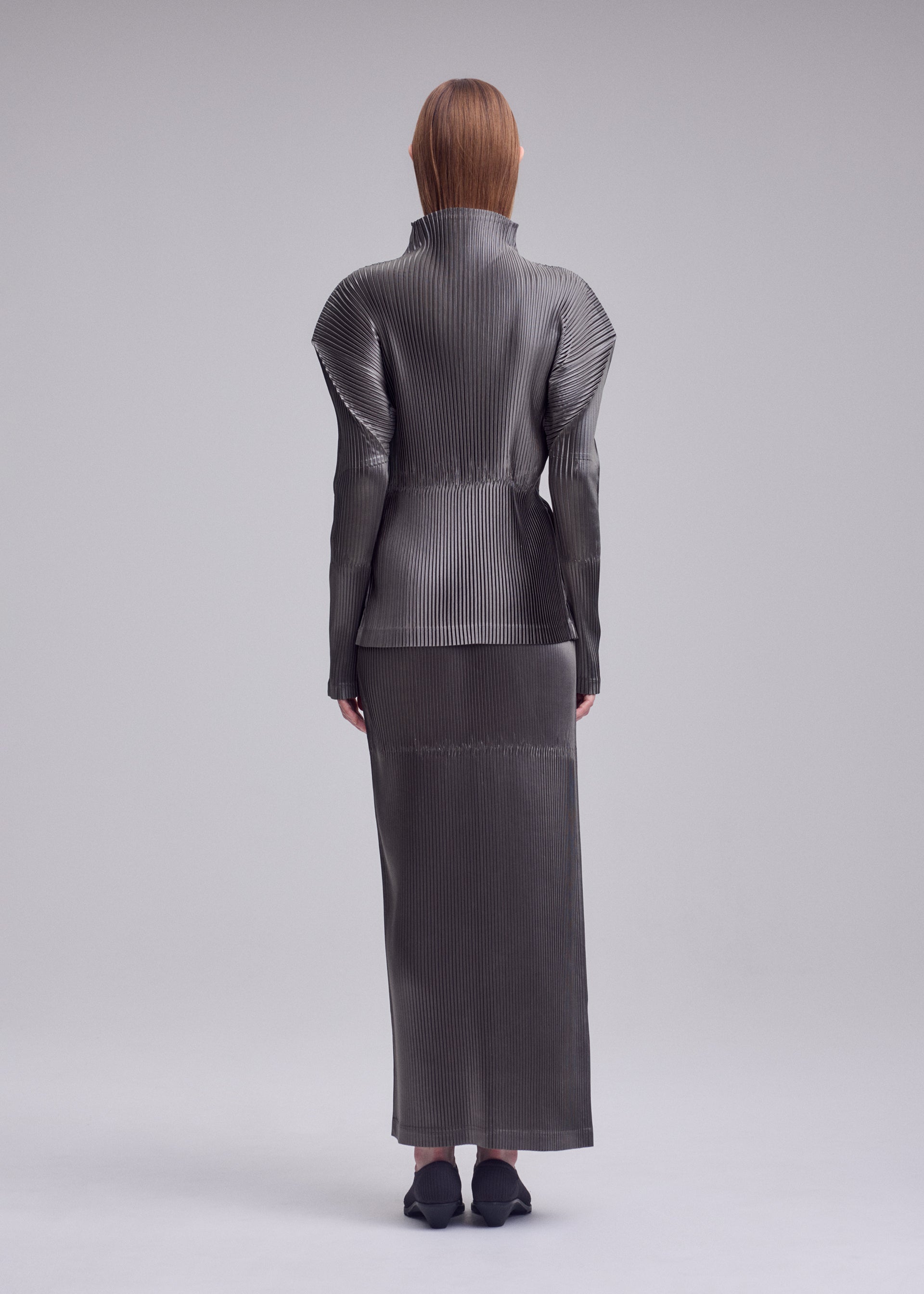 GLOSSED PANELS PLEATS – isseymiyake.com