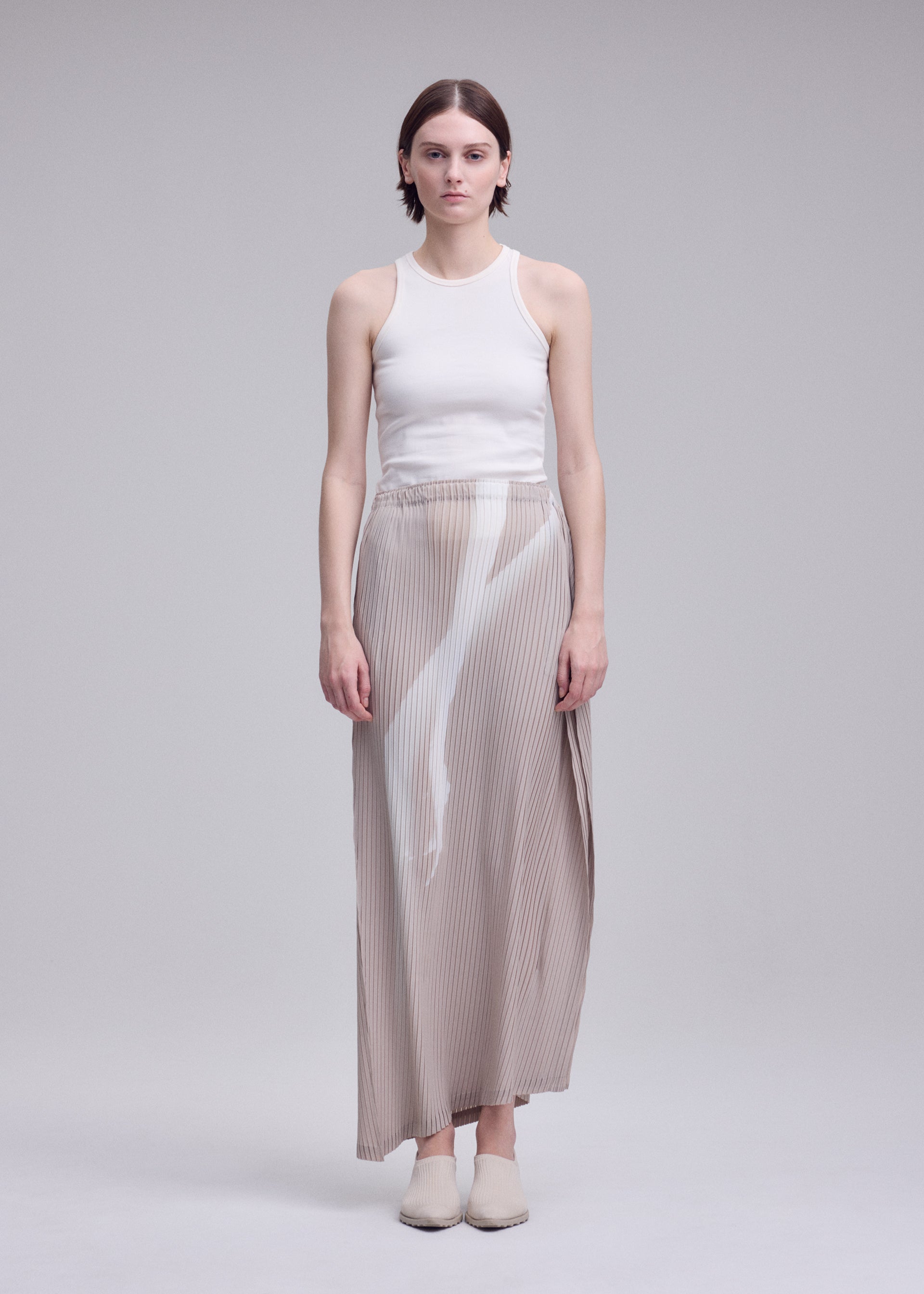 HANDS OF LOVER PLEATS – isseymiyake.com