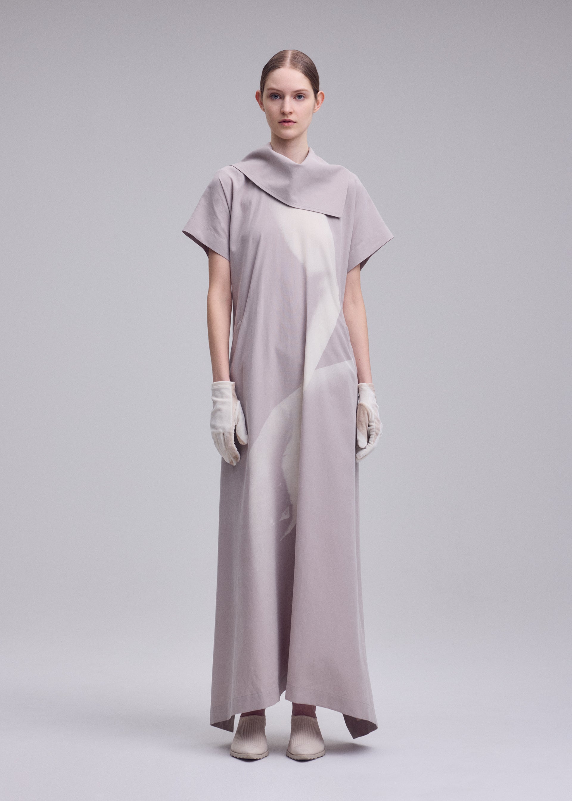 HANDS OF LOVER – isseymiyake.com