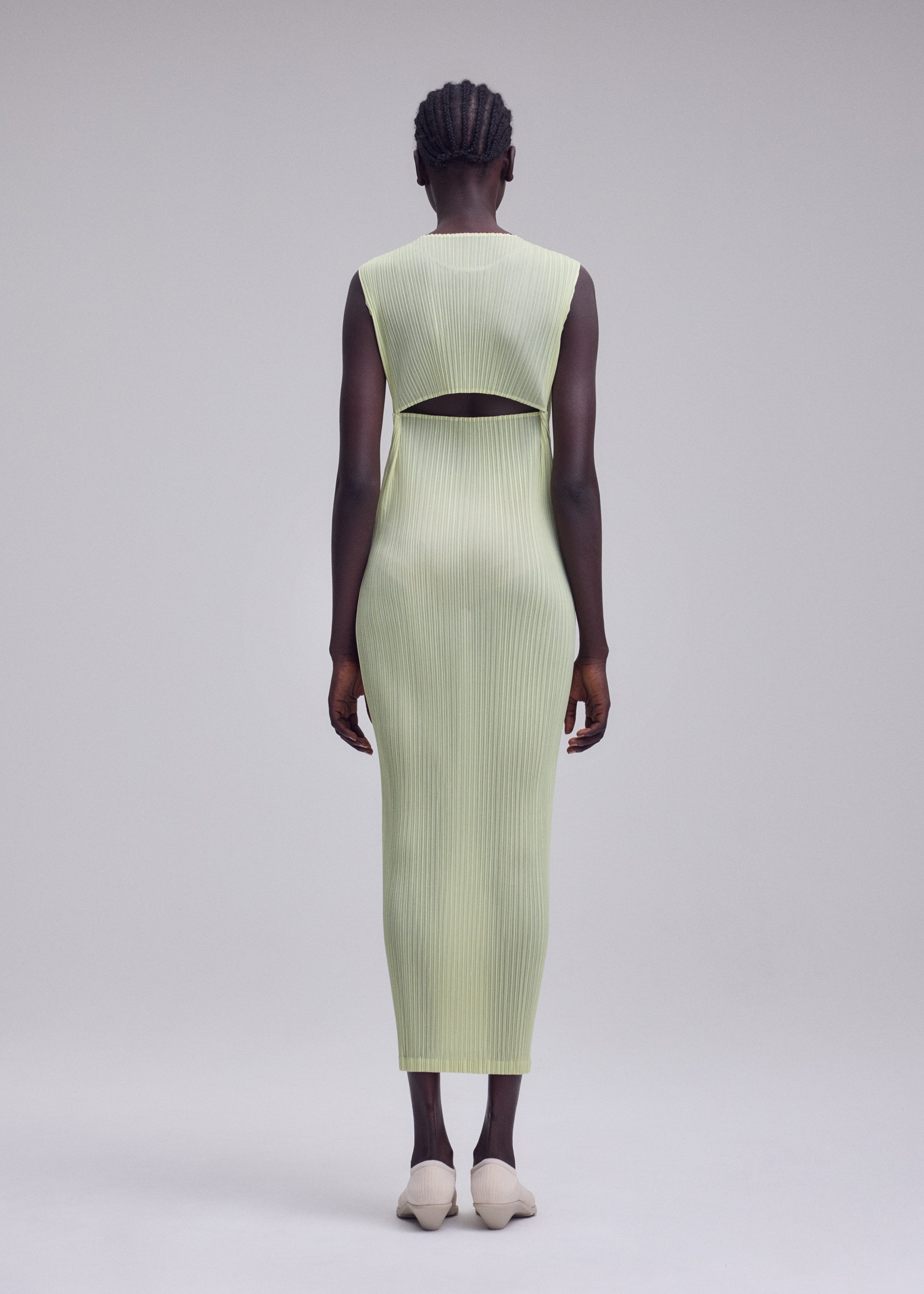 SHEER SLIT PLEATS – isseymiyake.com