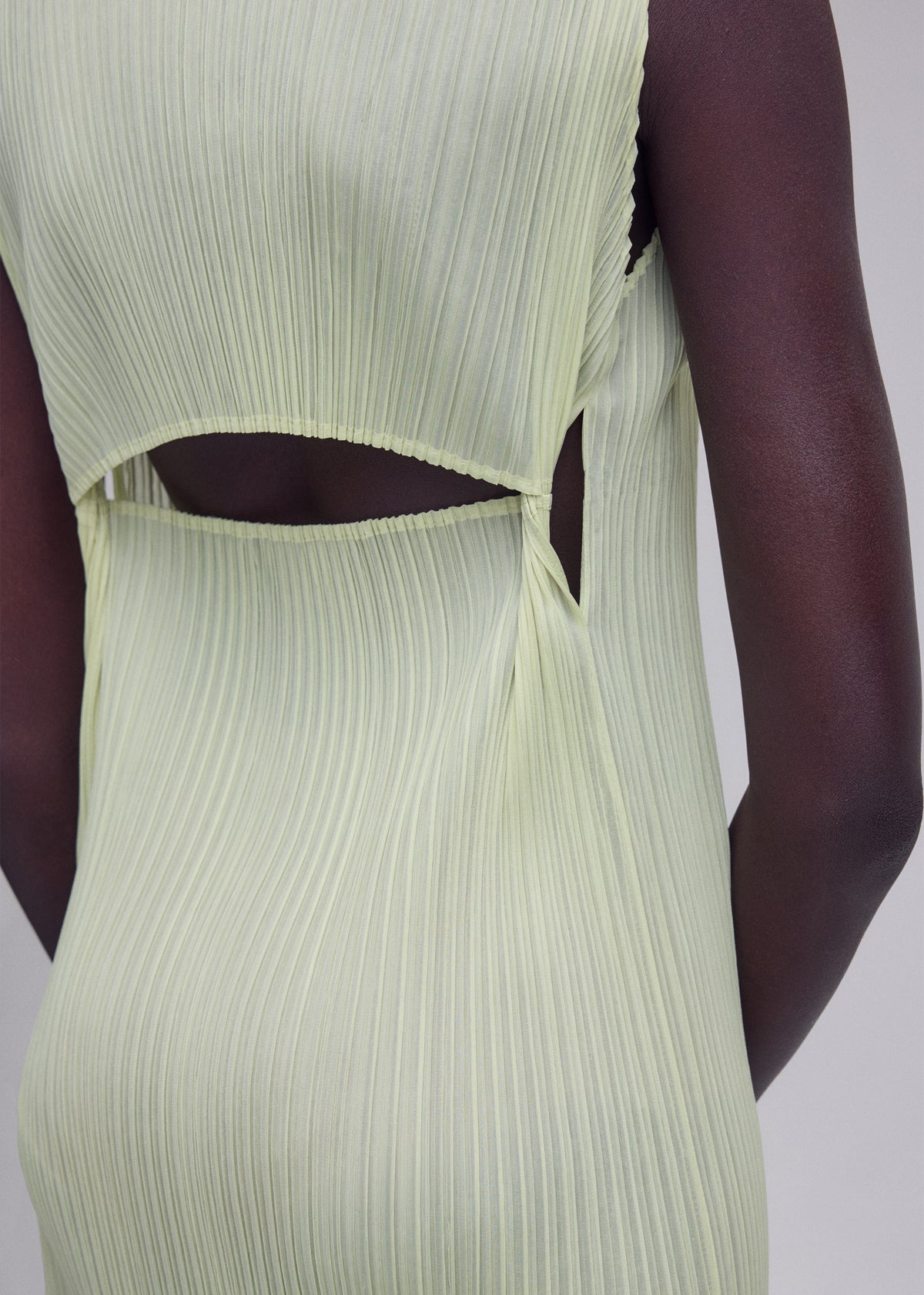 SHEER SLIT PLEATS、ウィメンズ_ワンピース、着用画像4