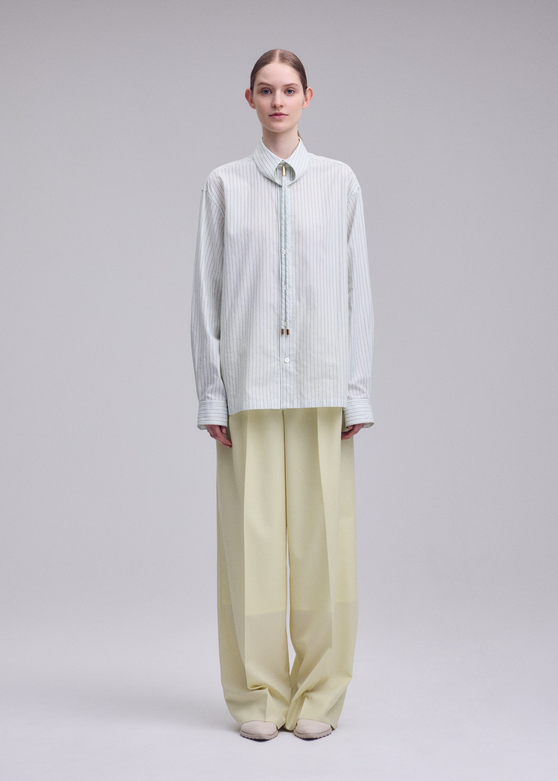 MONSIEUR SHIRT(DOBBY STRIPE)、ウィメンズ_トップス_シャツ、着用画像1