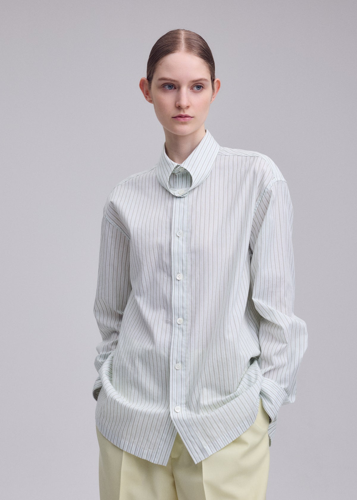 MONSIEUR SHIRT(DOBBY STRIPE)、ウィメンズ_トップス_シャツ、着用画像5