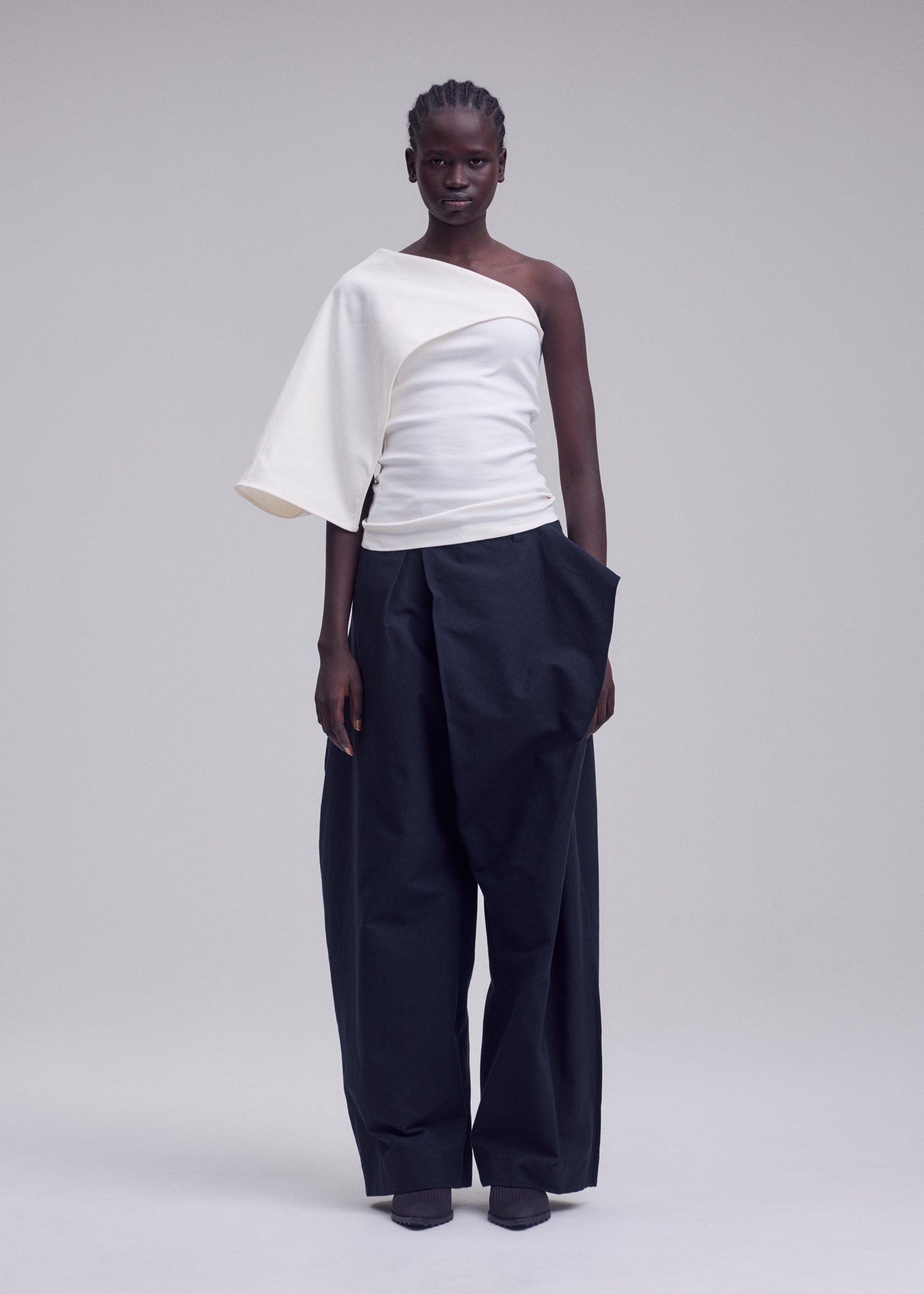ウィメンズ／トップス – isseymiyake.com