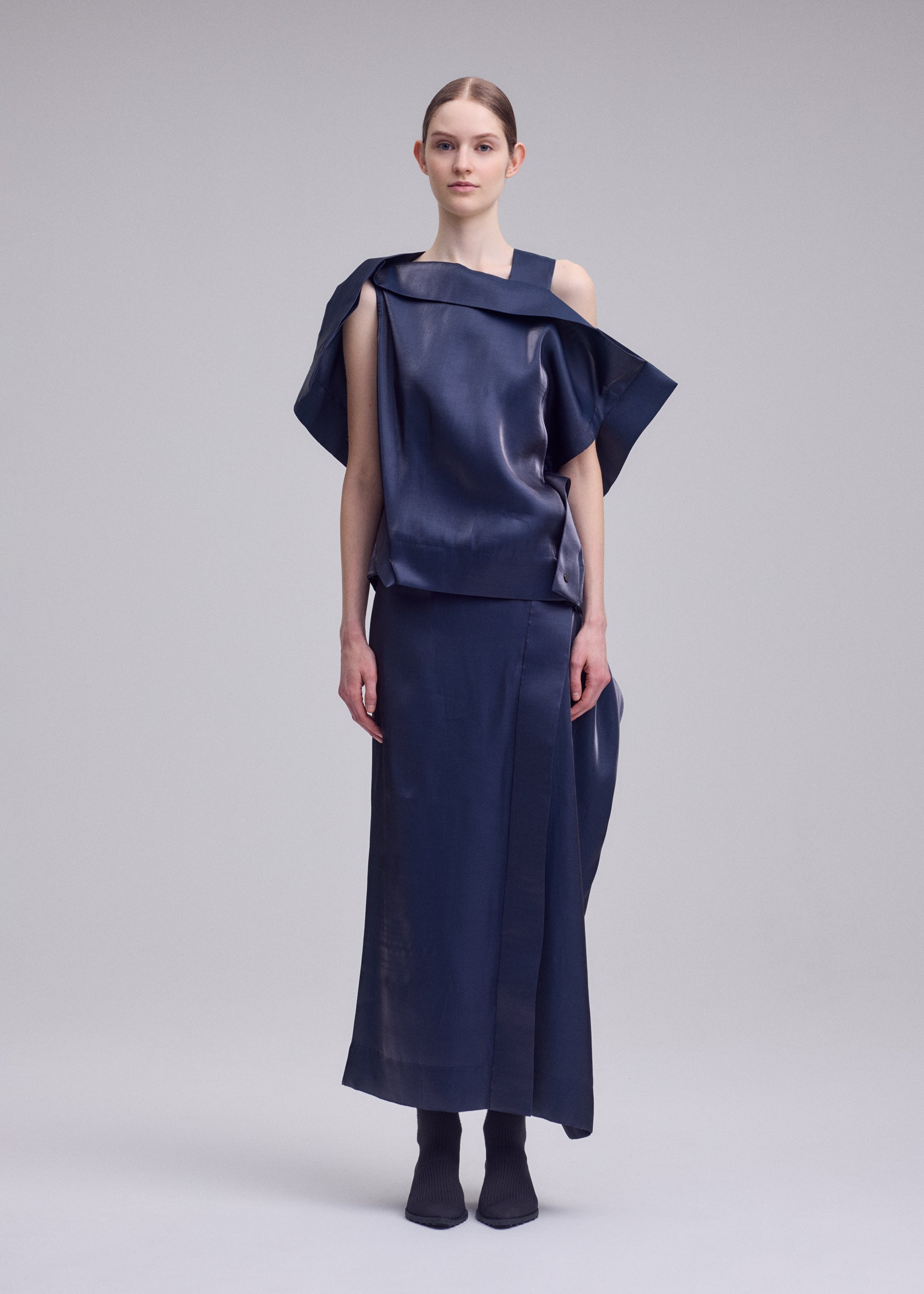 ウィメンズ／トップス／トップ – isseymiyake.com