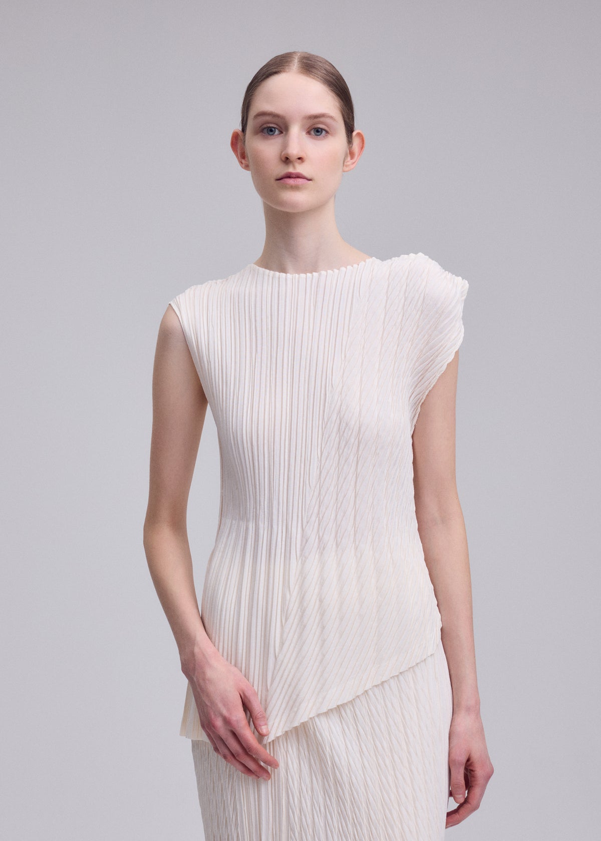 UNFURLING PLEATS、ウィメンズ_トップス_トップ、着用画像3