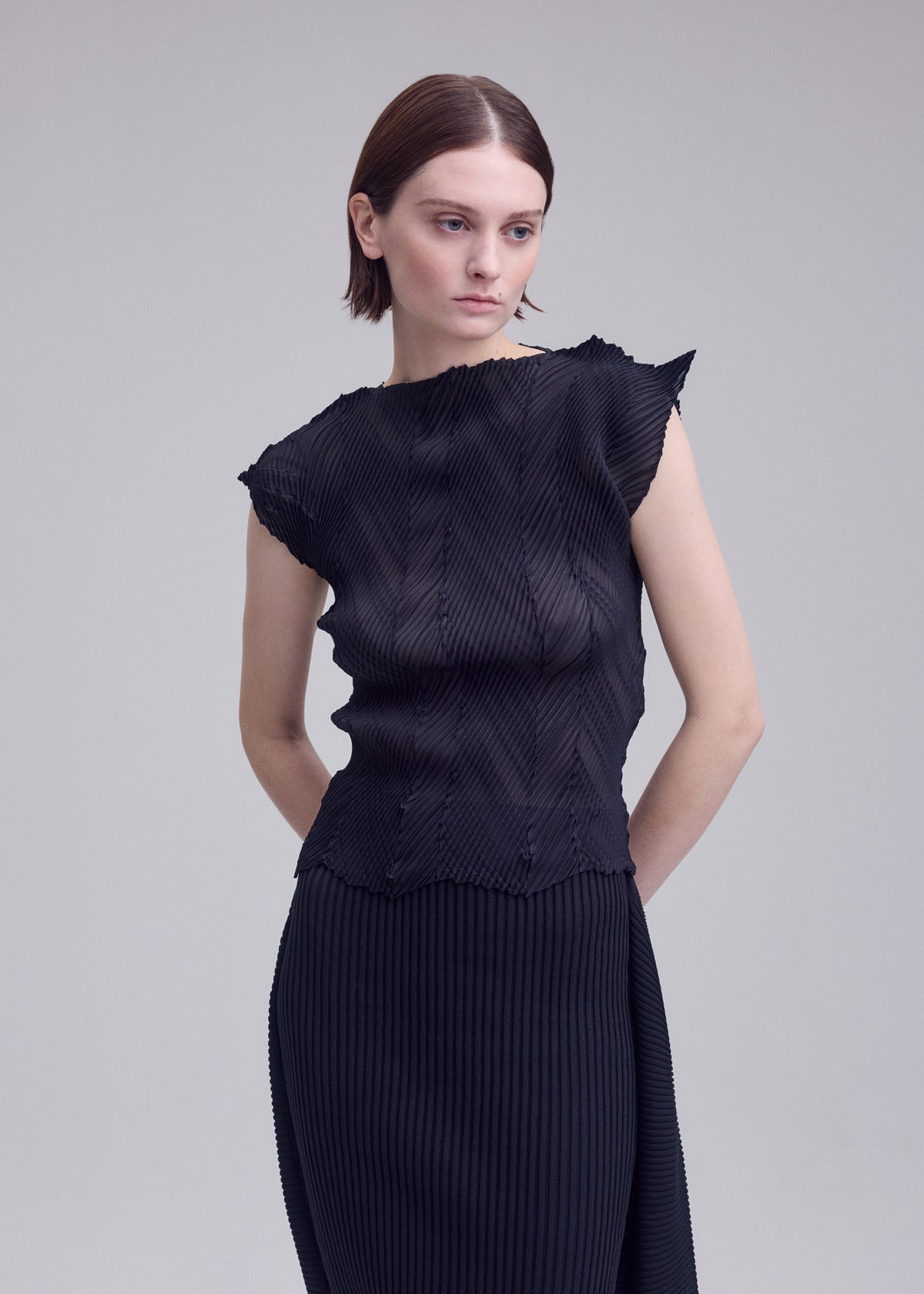 ZIGZAG PLEATS、ウィメンズ_トップス_トップ、着用画像3