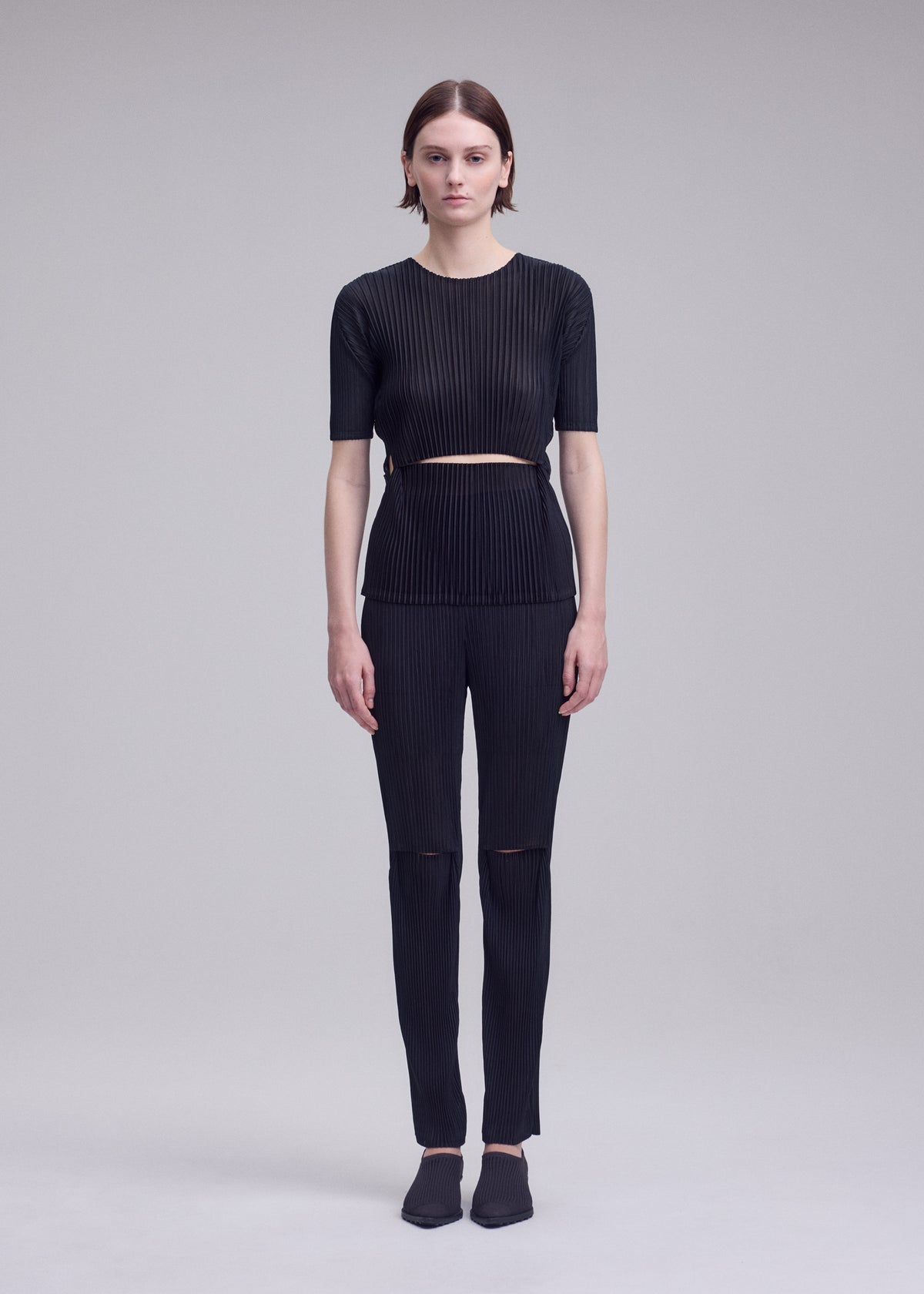 SHEER SLIT PLEATS、ウィメンズ_トップス_トップ、着用画像1