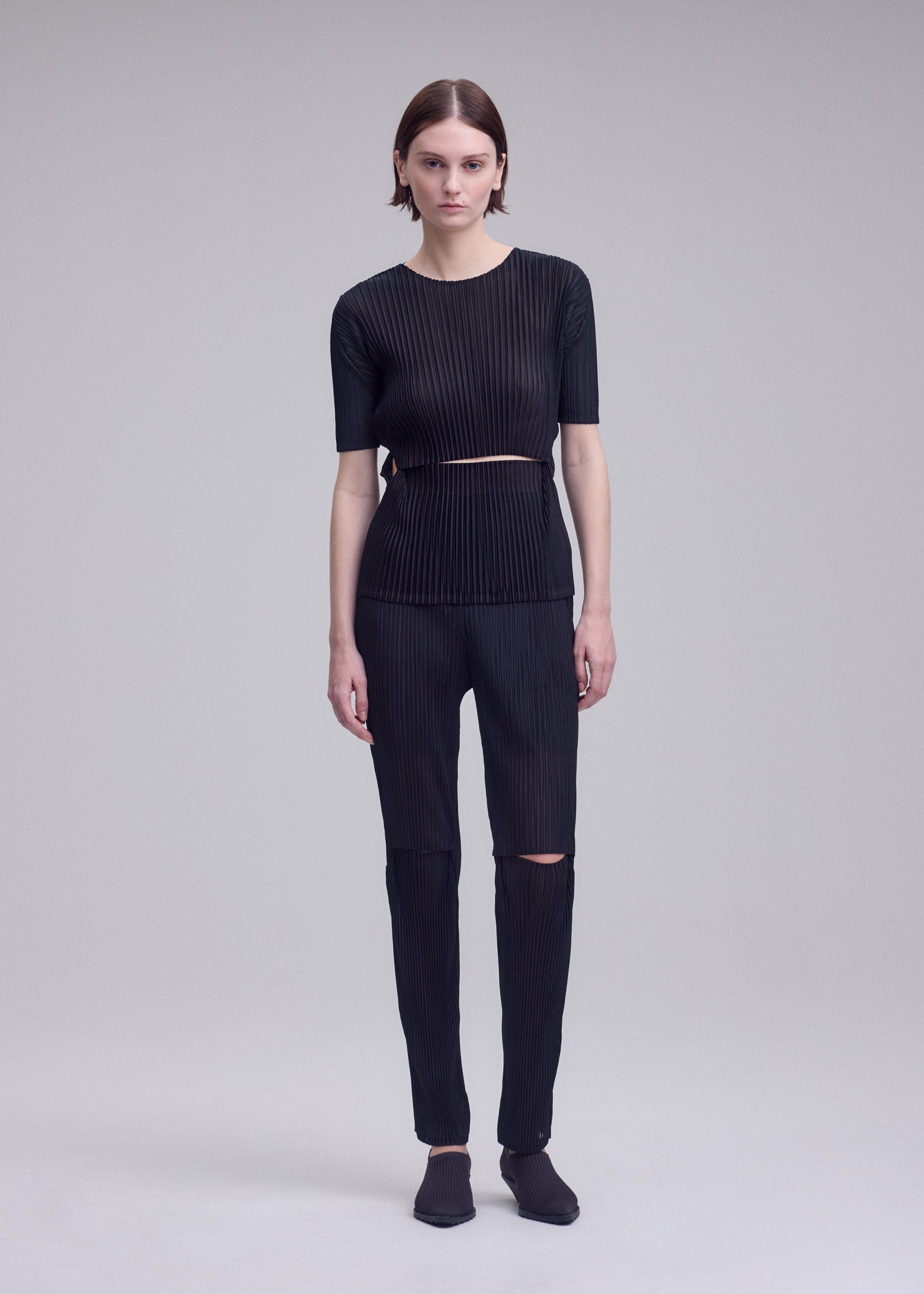 SHEER SLIT PLEATS、ウィメンズ_トップス_トップ、着用画像2