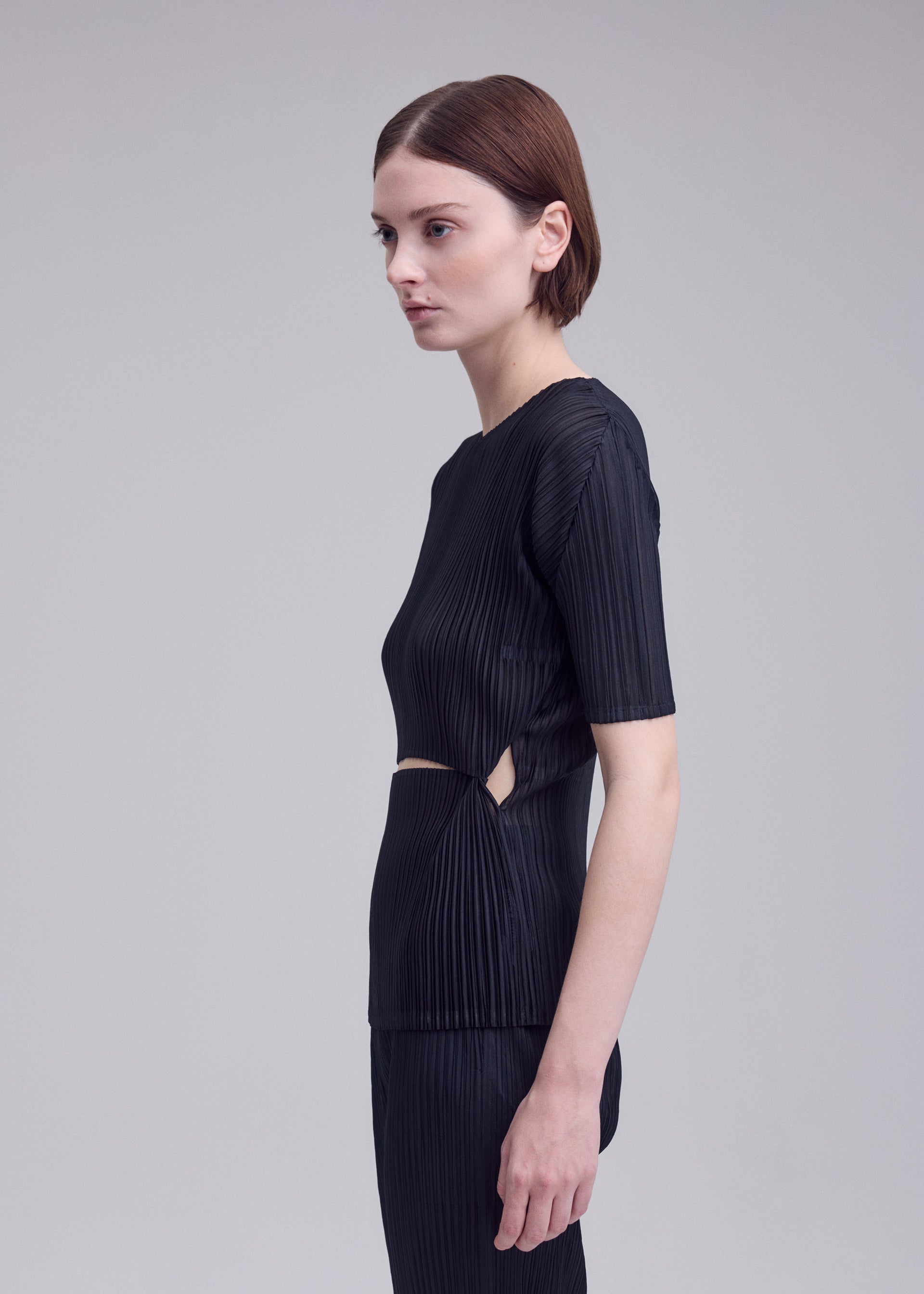 SHEER SLIT PLEATS、ウィメンズ_トップス_トップ、着用画像4