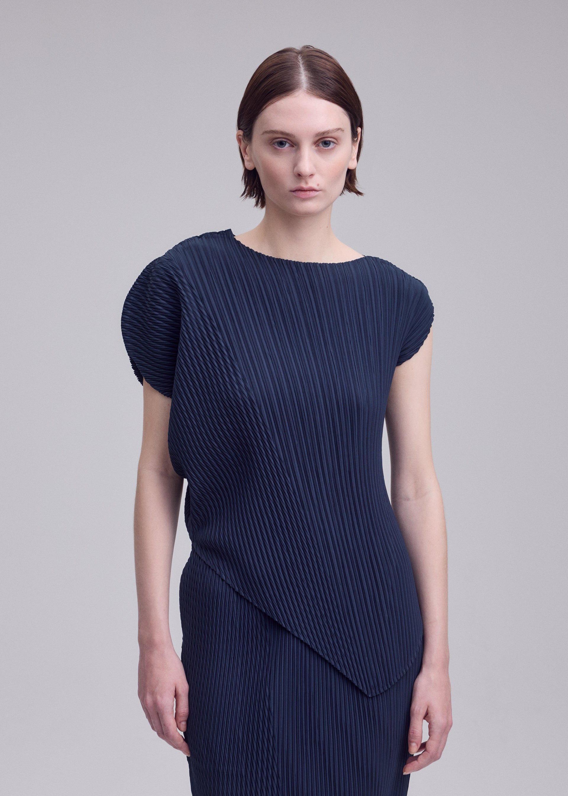LEAF PLEATS – isseymiyake.com