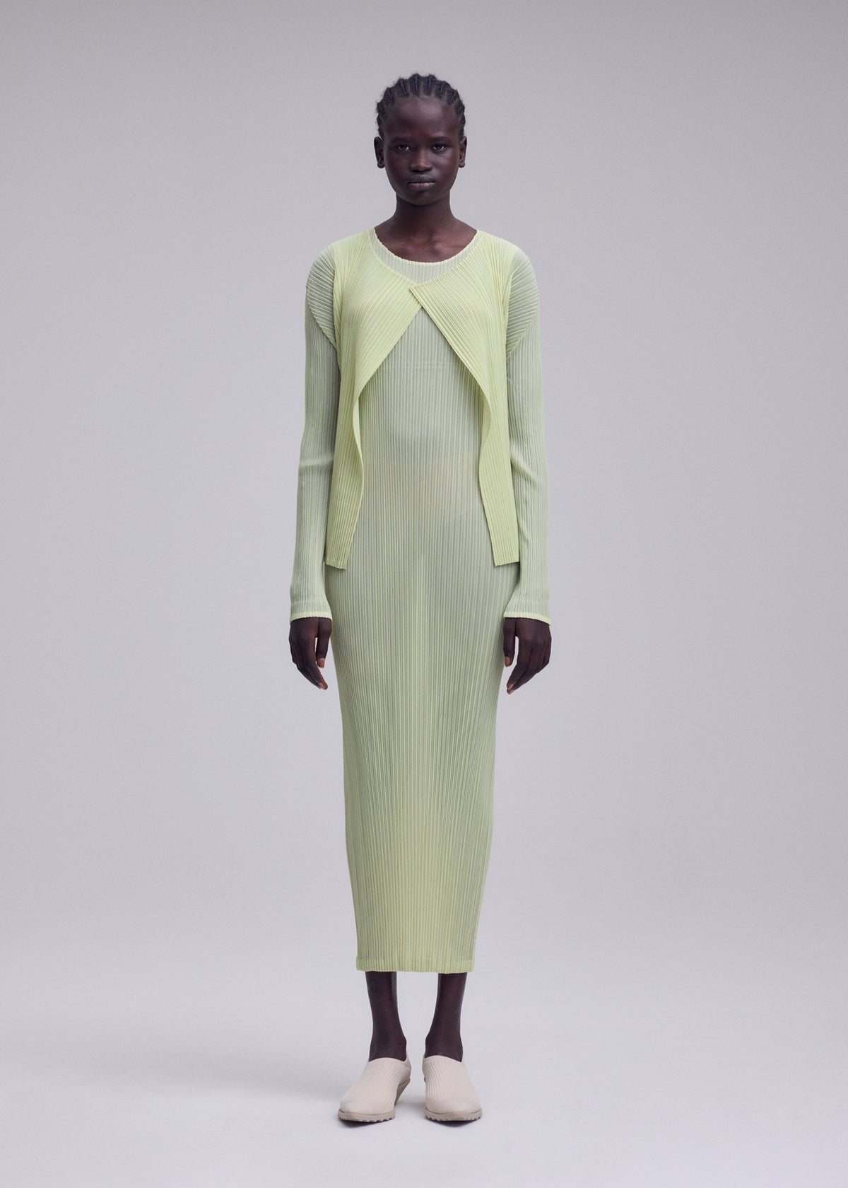 SHEER SLIT PLEATS、ウィメンズ_トップス_カーディガン、着用画像1