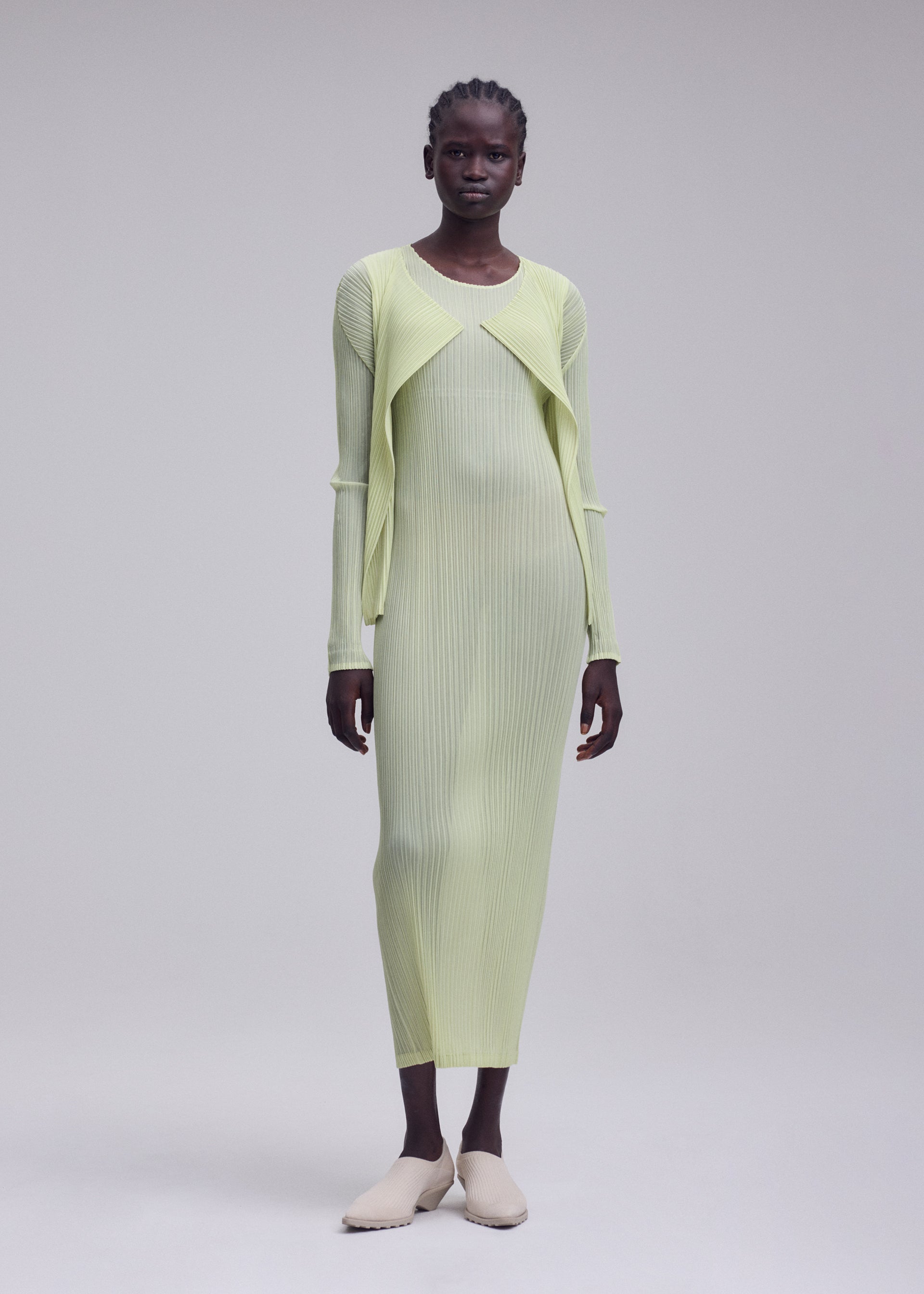 SHEER SLIT PLEATS、ウィメンズ_トップス_カーディガン、着用画像2