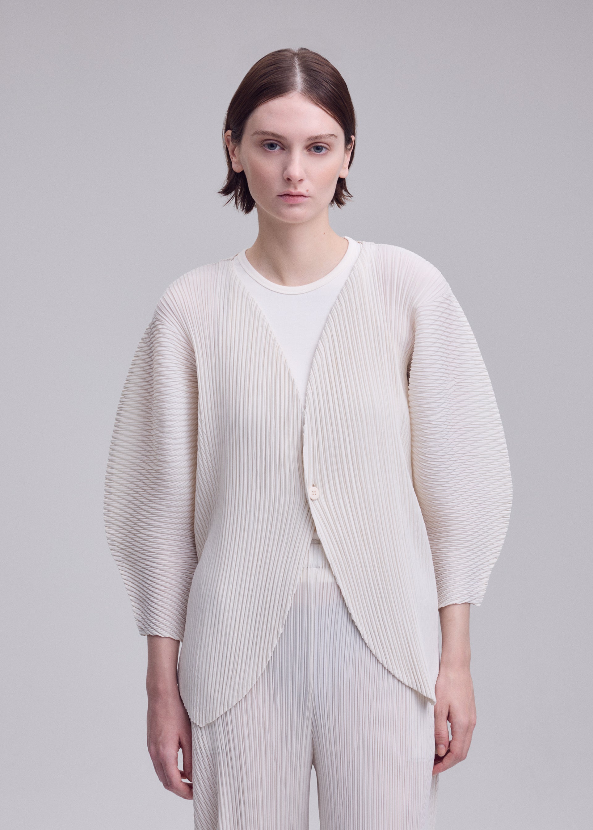 LEAF PLEATS – isseymiyake.com