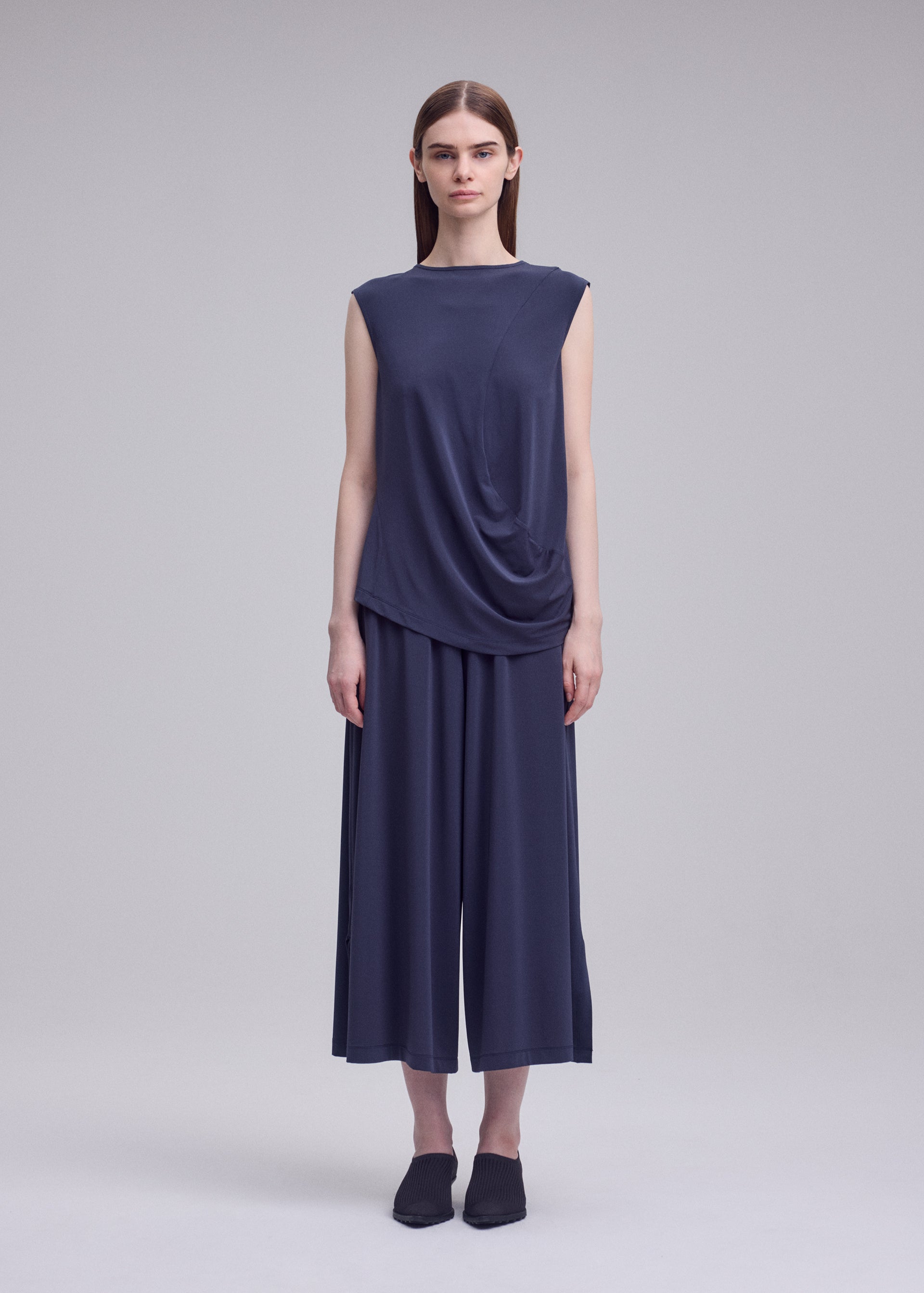 ウィメンズ／トップス／トップ – isseymiyake.com