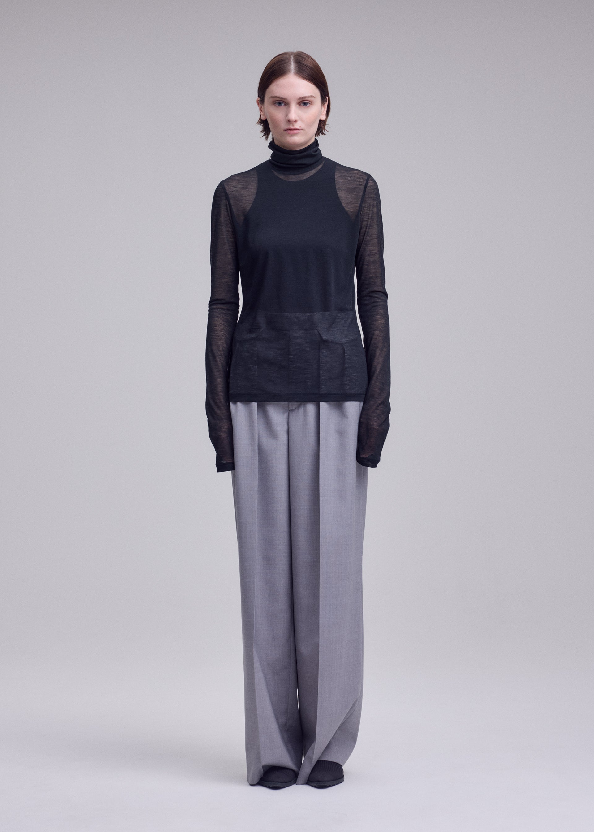 SHEER WOOL JERSEY、ウィメンズ_トップス_トップ、着用画像1