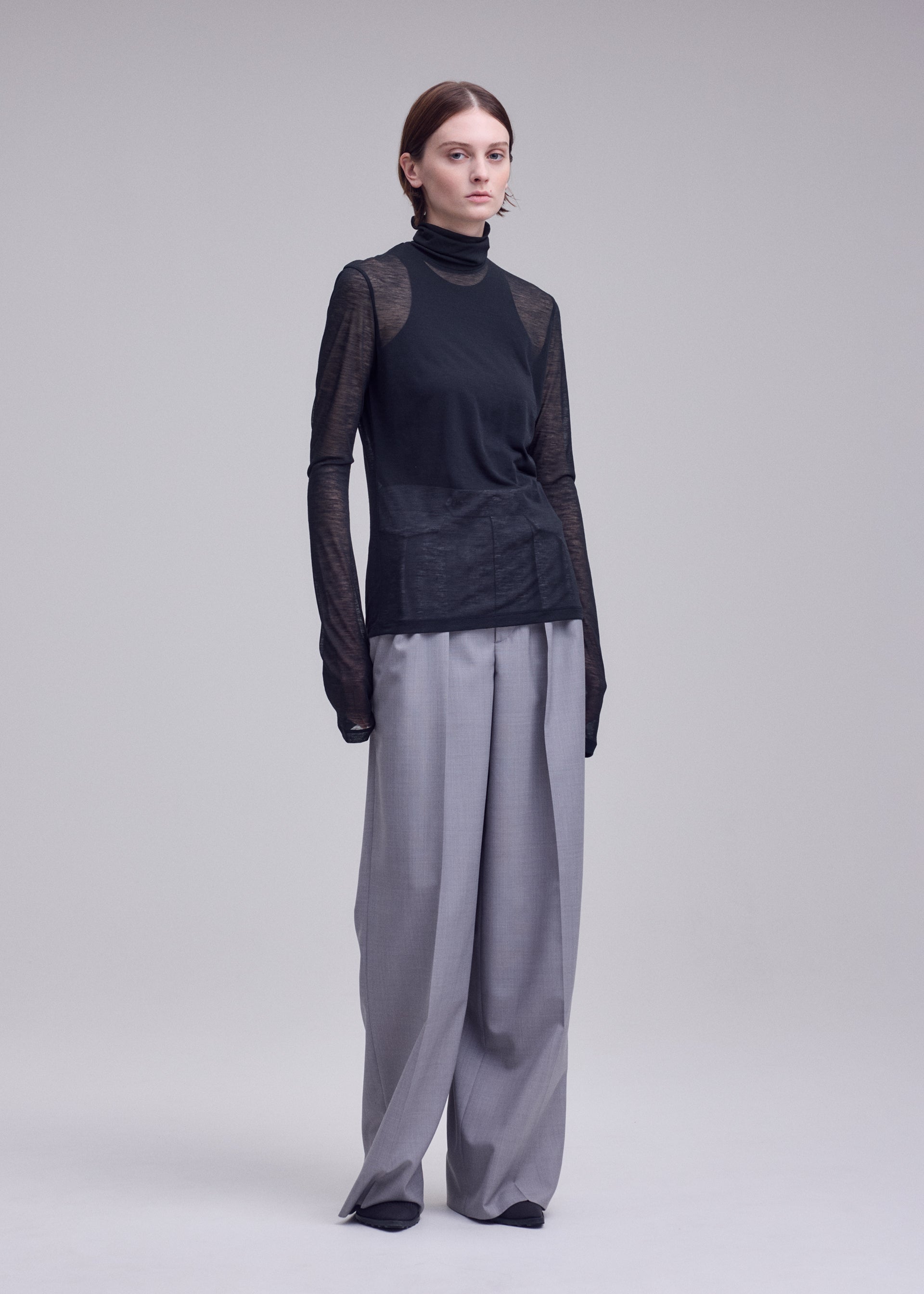 SHEER WOOL JERSEY、ウィメンズ_トップス_トップ、着用画像2
