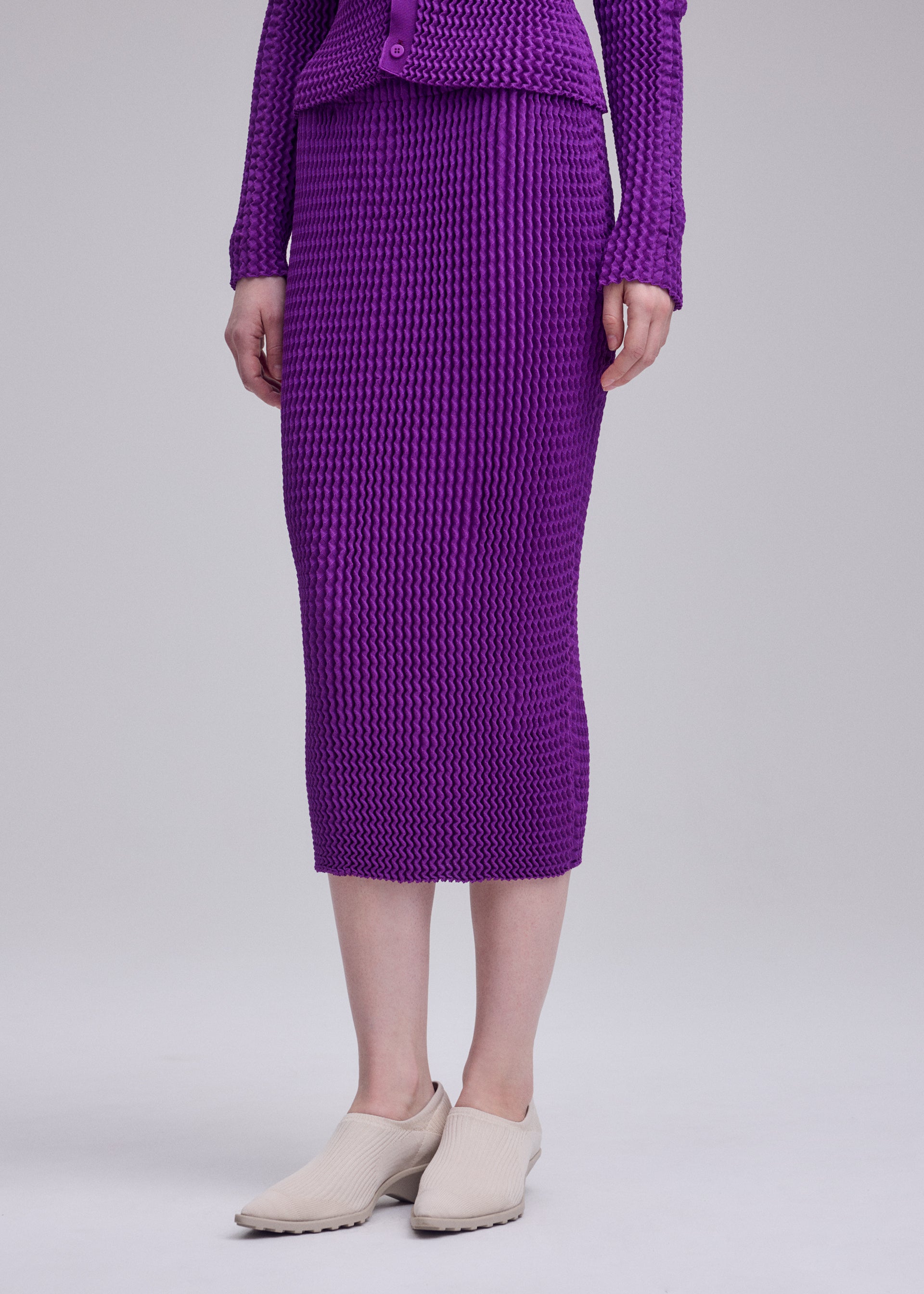 SPONGY-68 – isseymiyake.com