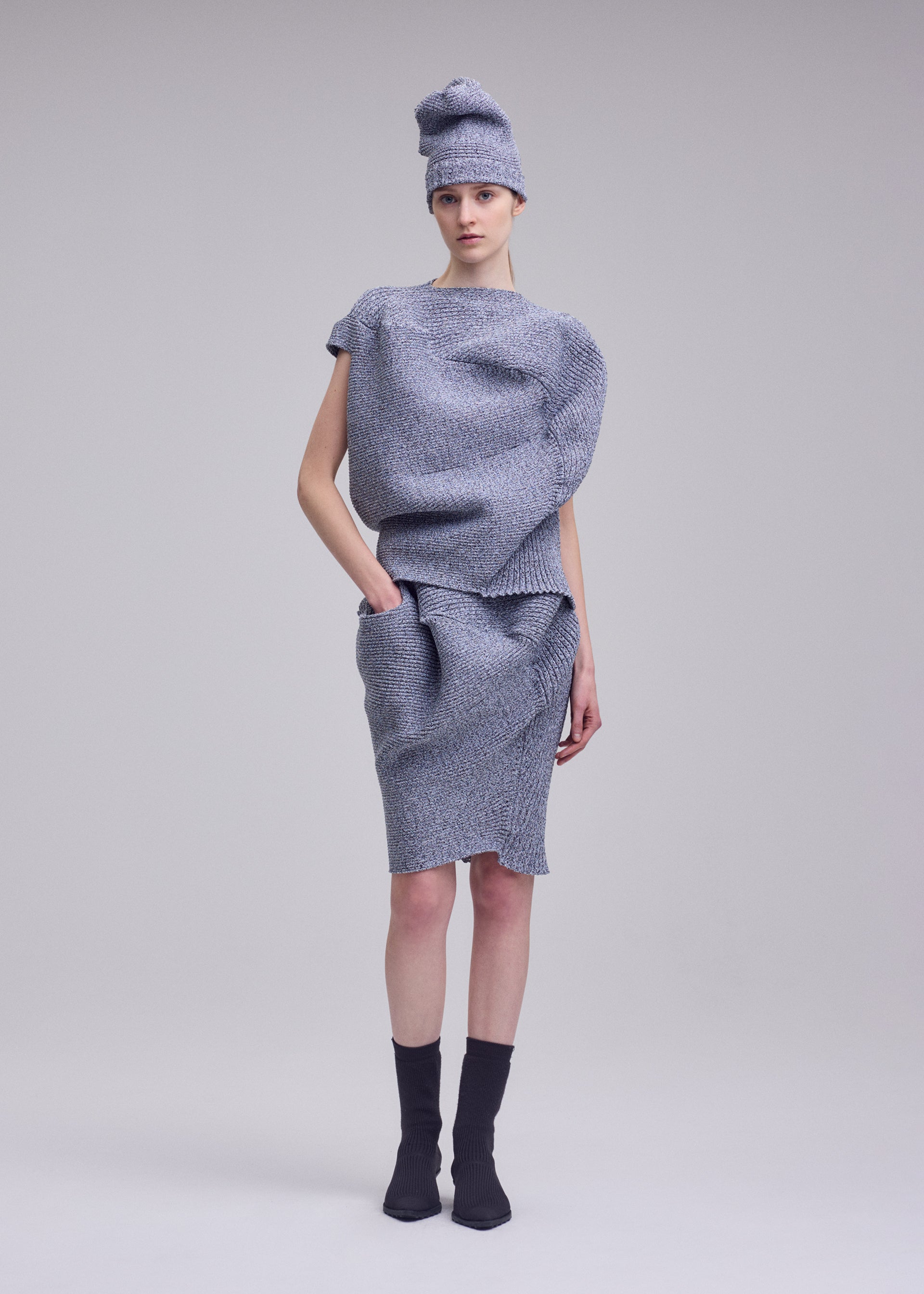 FOUND STONE – isseymiyake.com