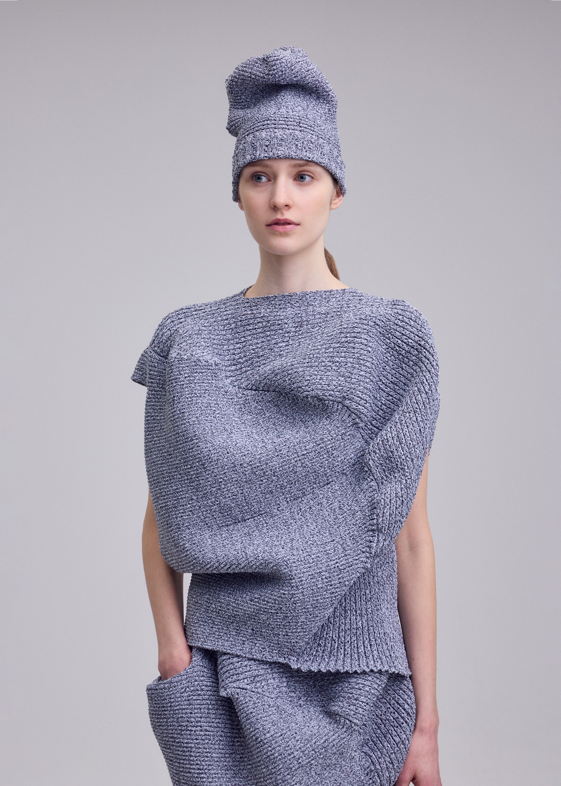 FOUND STONE – isseymiyake.com