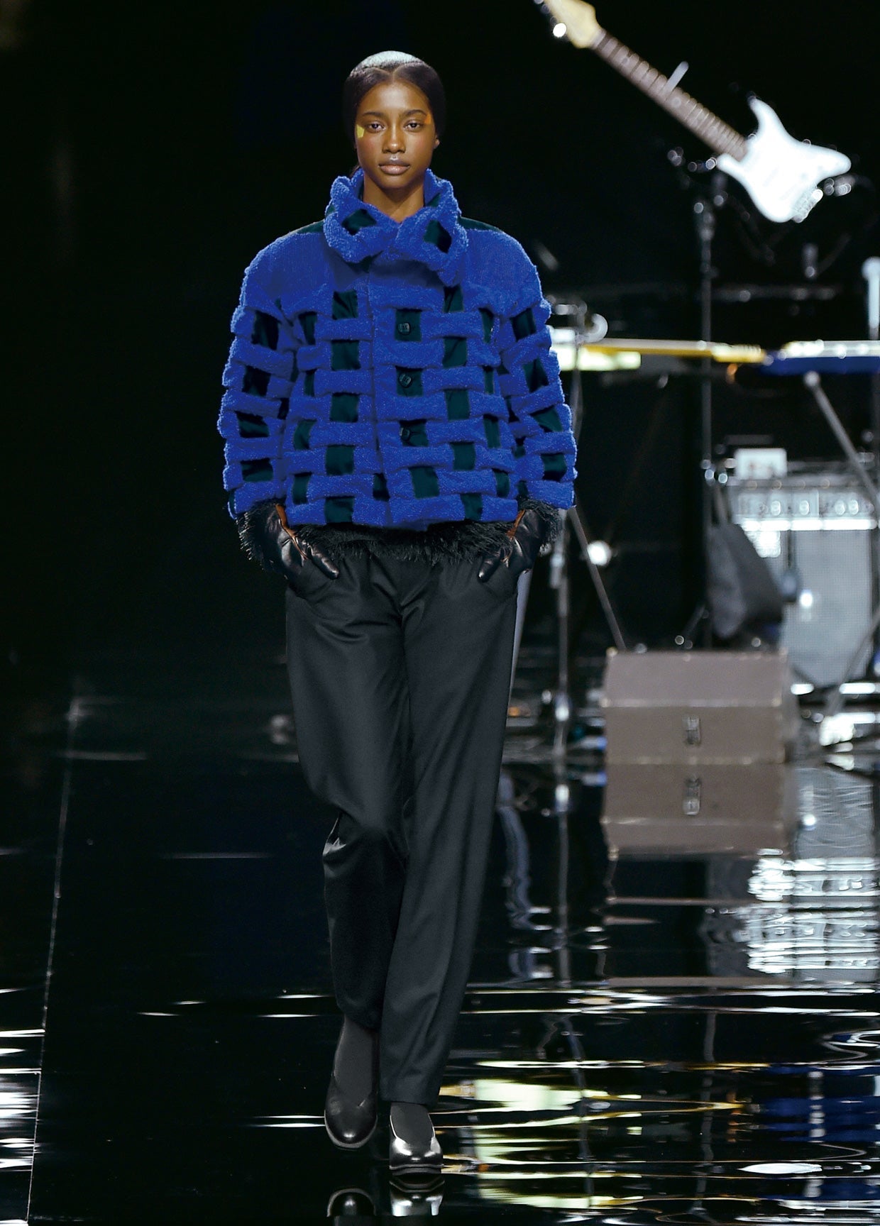 イッセイ ミヤケ ISSEY MIYAKE コレクション AUTUMN WINTER 2015 – isseymiyake.com