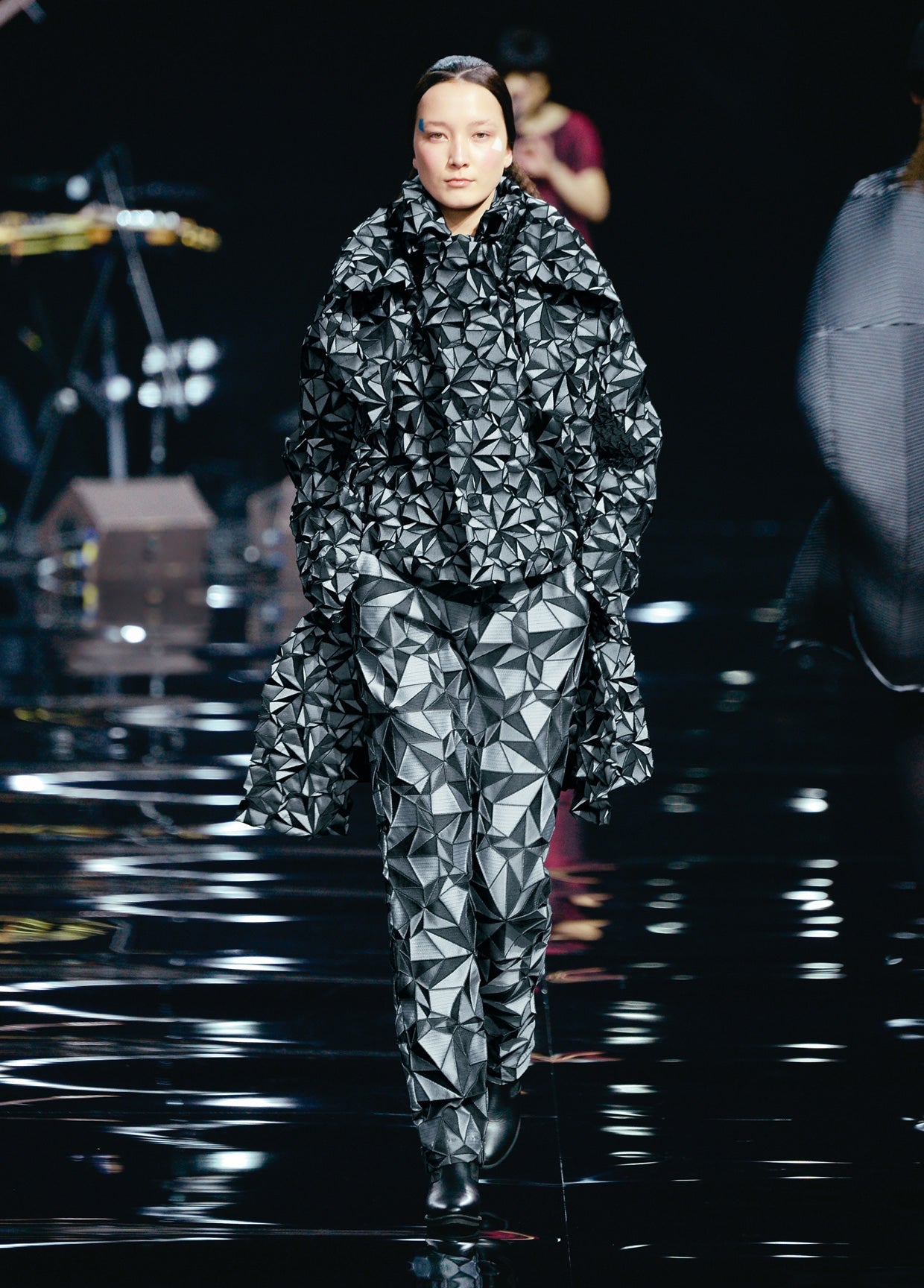 ISSEY MIYAKE AUTUMN WINTER 2015 コレクション27