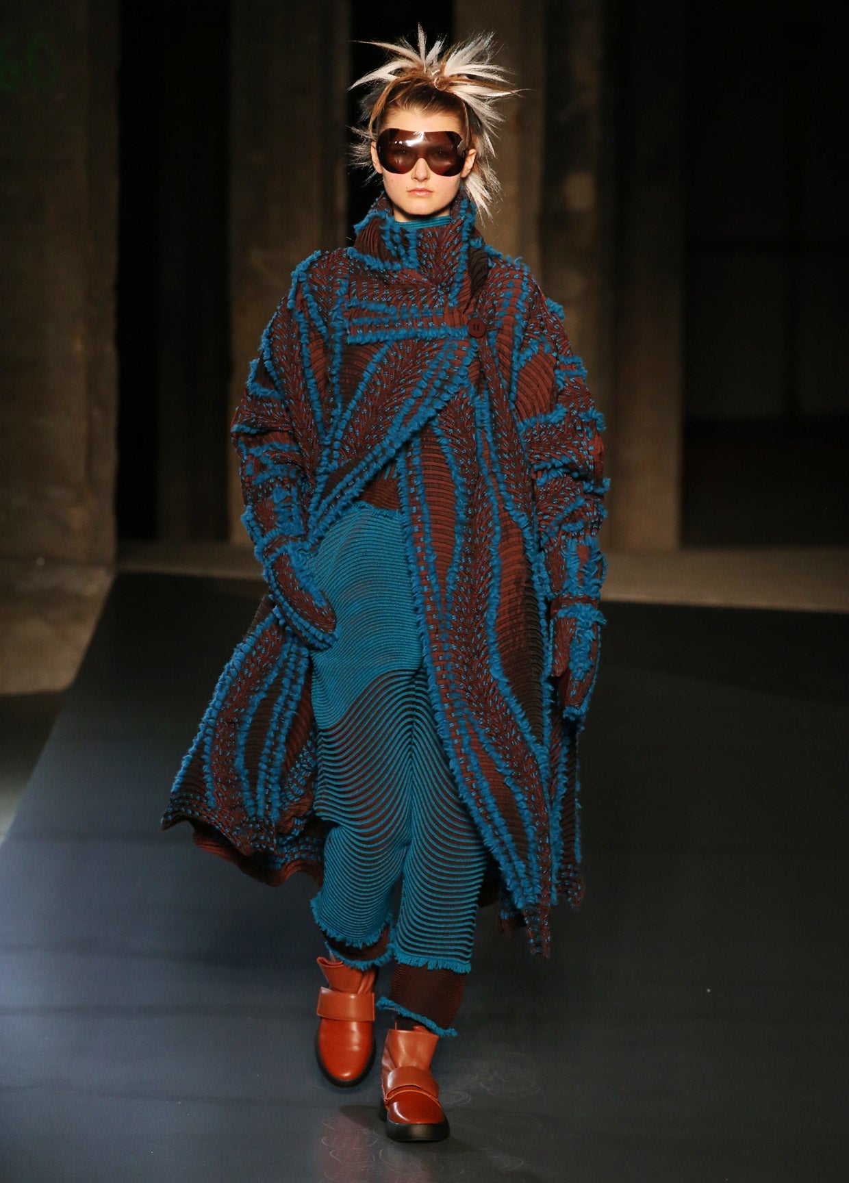 ISSEY MIYAKE コレクション AUTUMN WINTER 2018 – isseymiyake.com