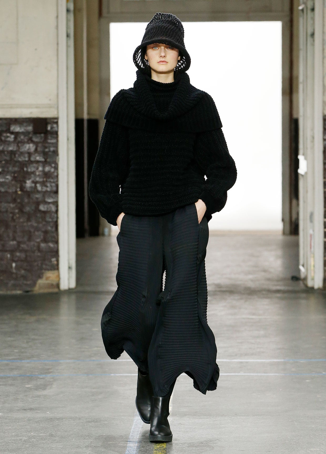 ISSEY MIYAKE AUTUMN WINTER 2019 コレクション 14