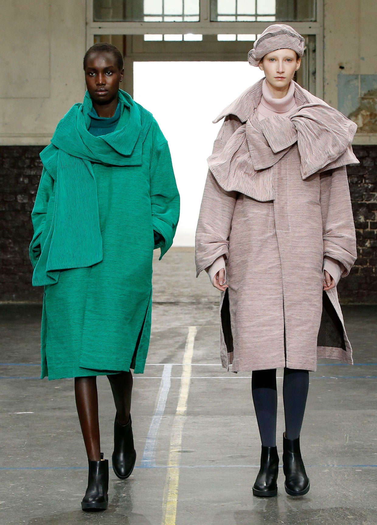ISSEY MIYAKE AUTUMN WINTER 2019 コレクション 03_04