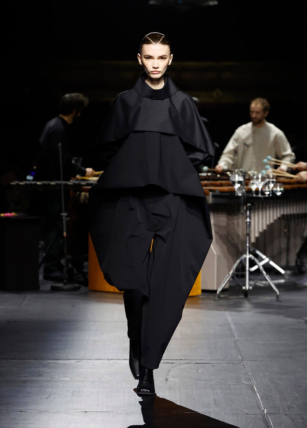 ISSEY MIYAKE AUTUMN WINTER 2023/24 コレクション 04