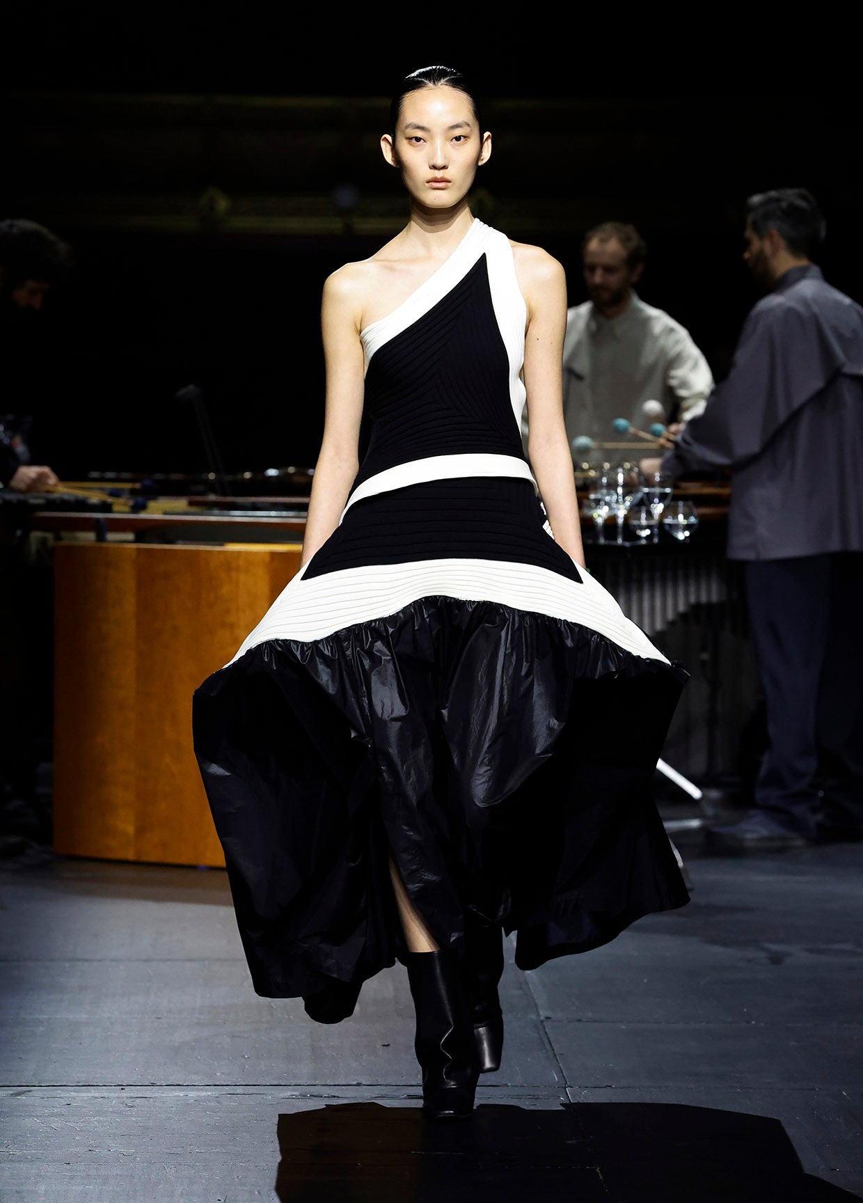 ISSEY MIYAKE AUTUMN WINTER 2023/24 コレクション 07