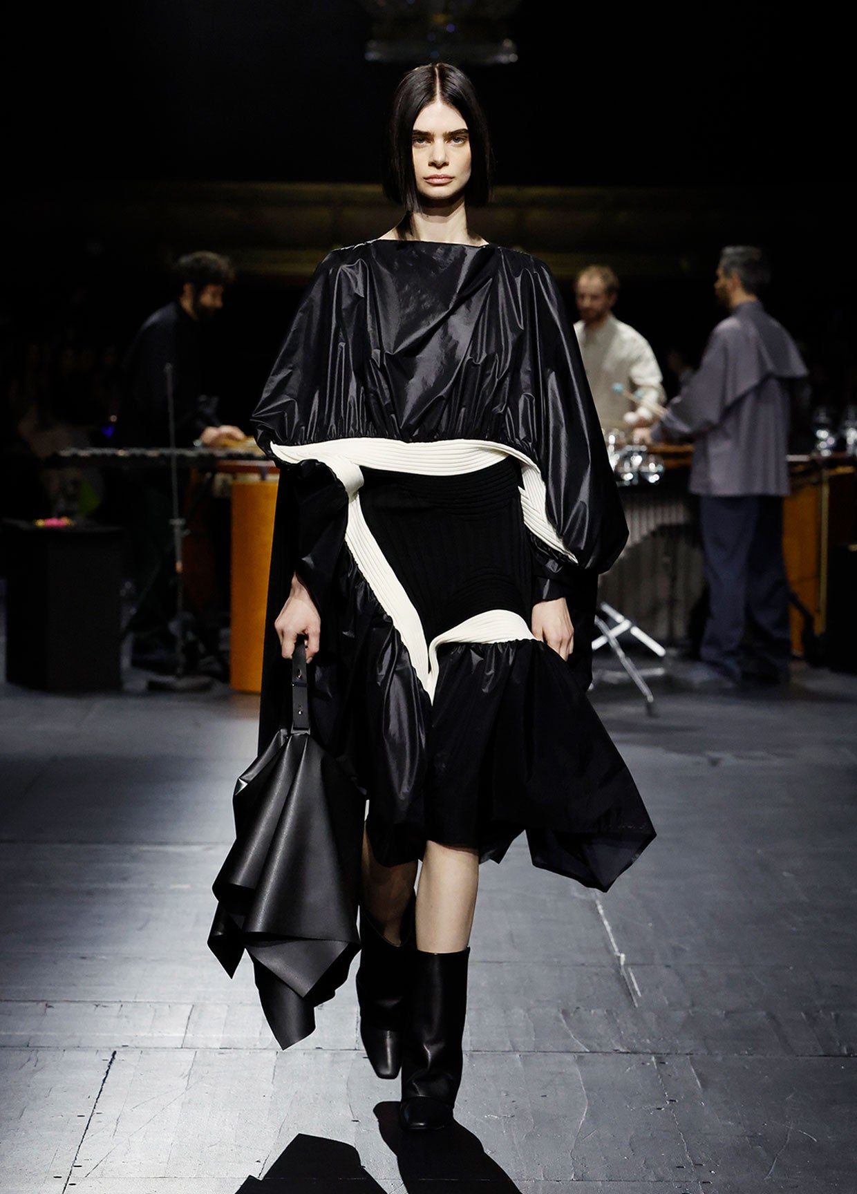 ISSEY MIYAKE AUTUMN WINTER 2023/24 コレクション 08