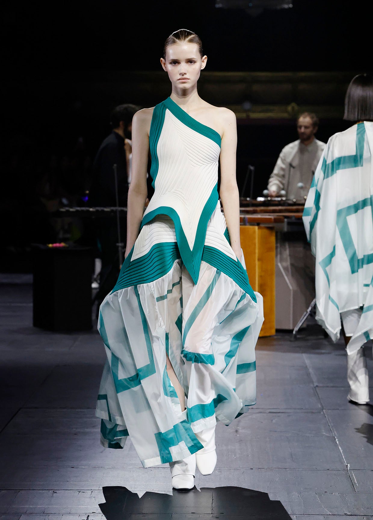 ISSEY MIYAKE AUTUMN WINTER 2023/24 コレクション 12
