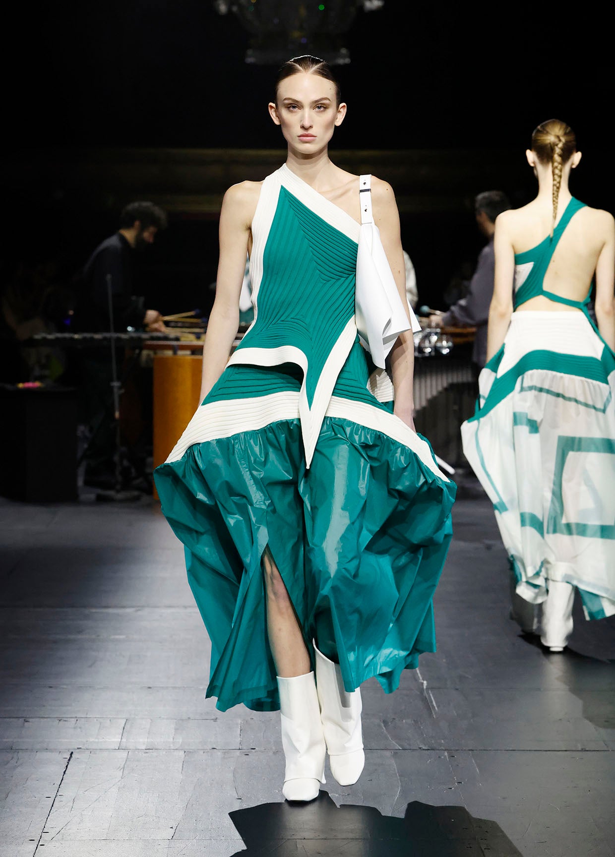 ファッション人気ブランドランキング ISSEY MIYAKE コレクション AUTUMN WINTER 2023/24 コスプレ衣装