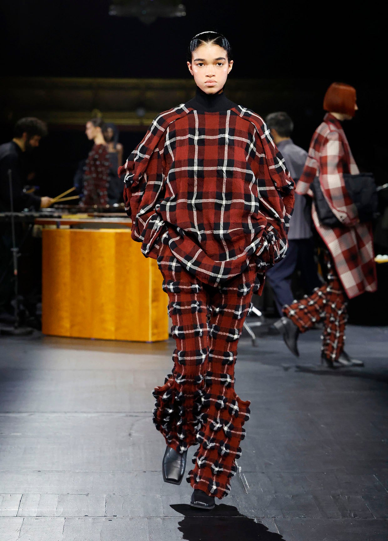 ISSEY MIYAKE AUTUMN WINTER 2023/24 コレクション 21