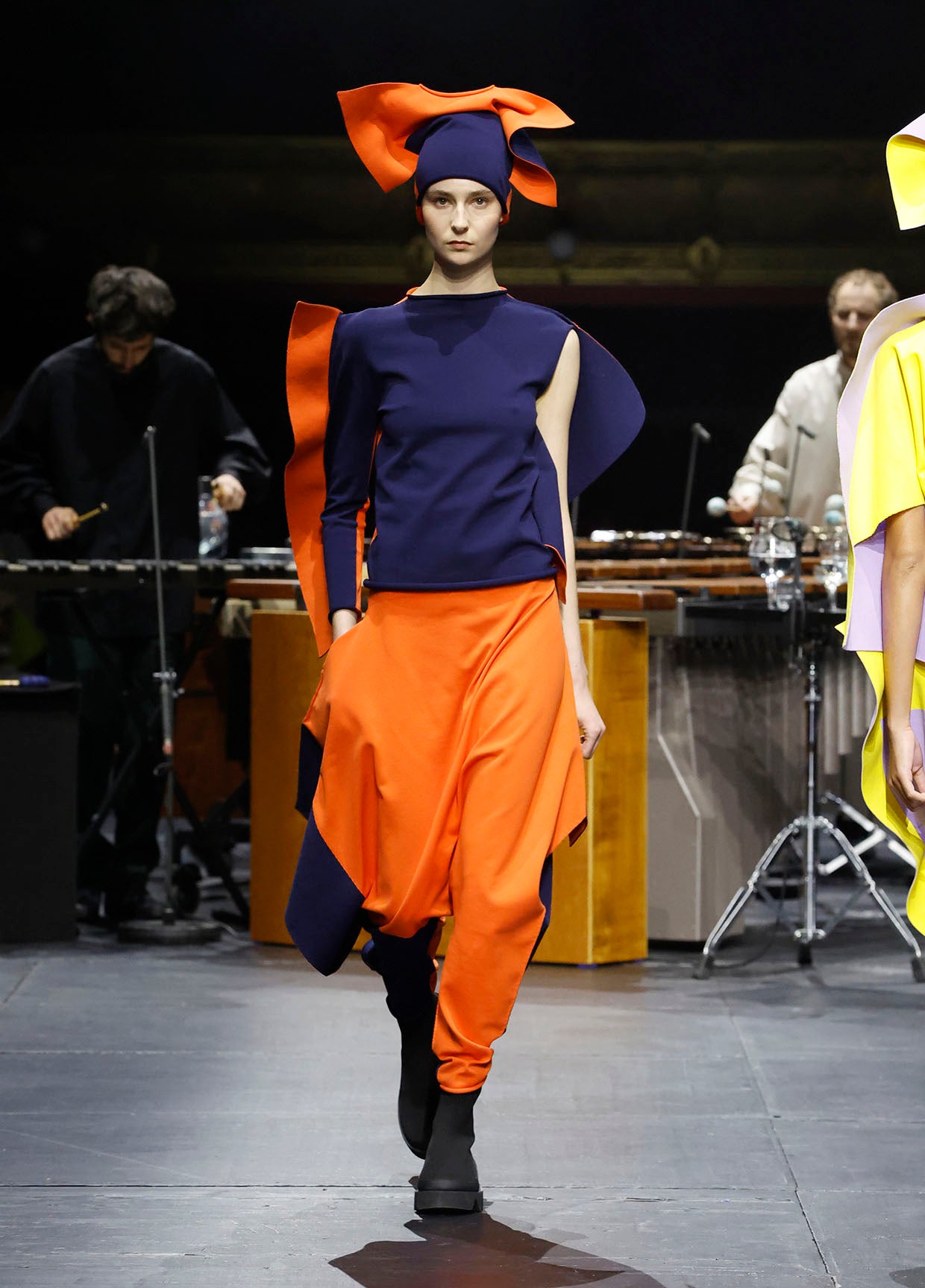 ISSEY MIYAKE AUTUMN WINTER 2023/24 コレクション 30