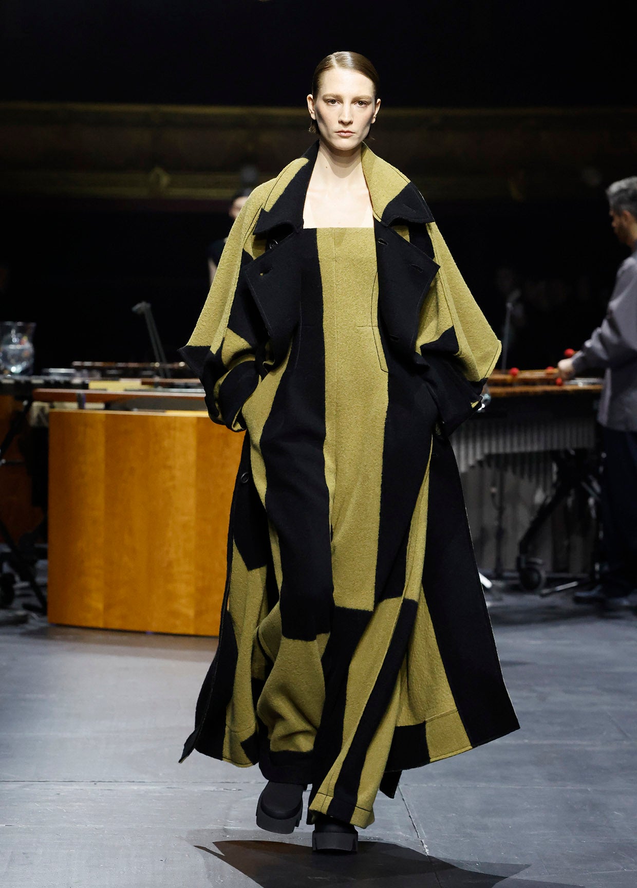 ISSEY MIYAKE AUTUMN WINTER 2023/24 コレクション 37