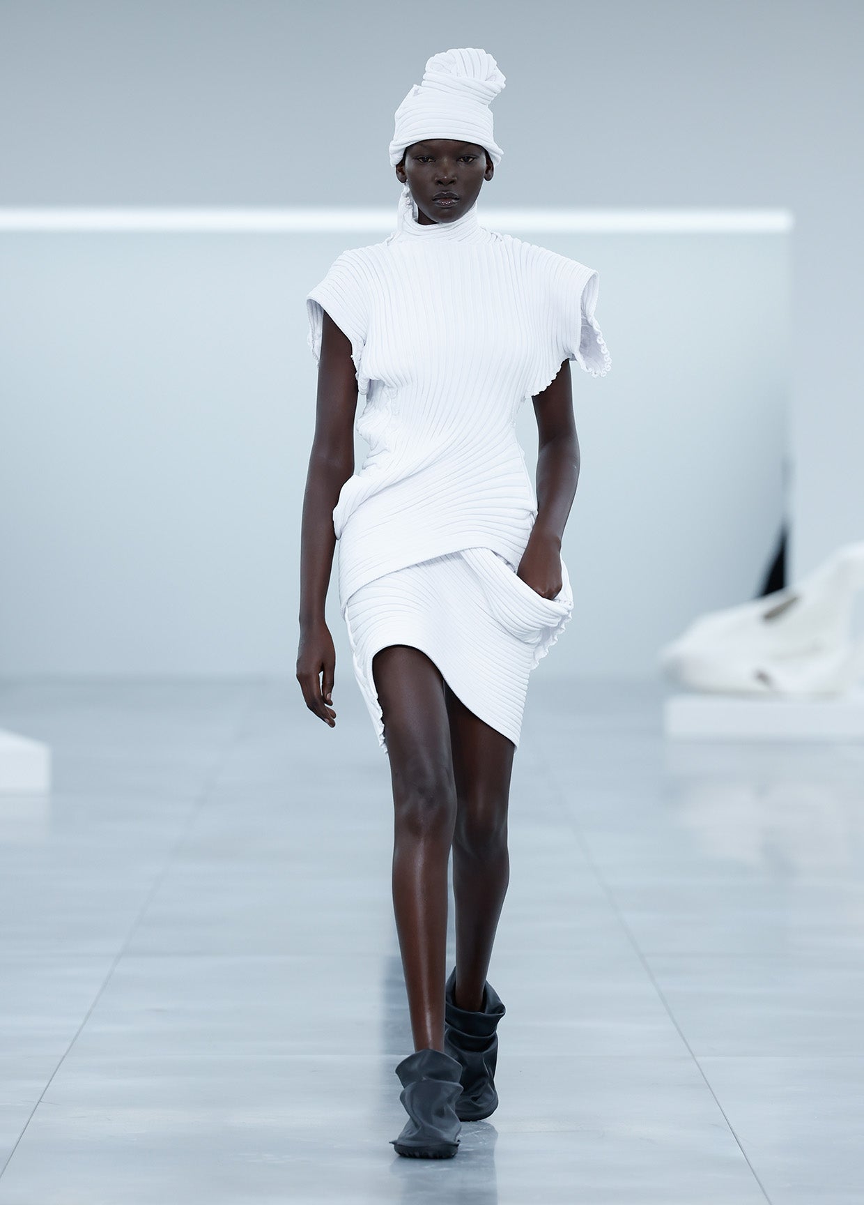 ISSEY MIYAKE コレクション AUTUMN WINTER 2025/26 – isseymiyake.com