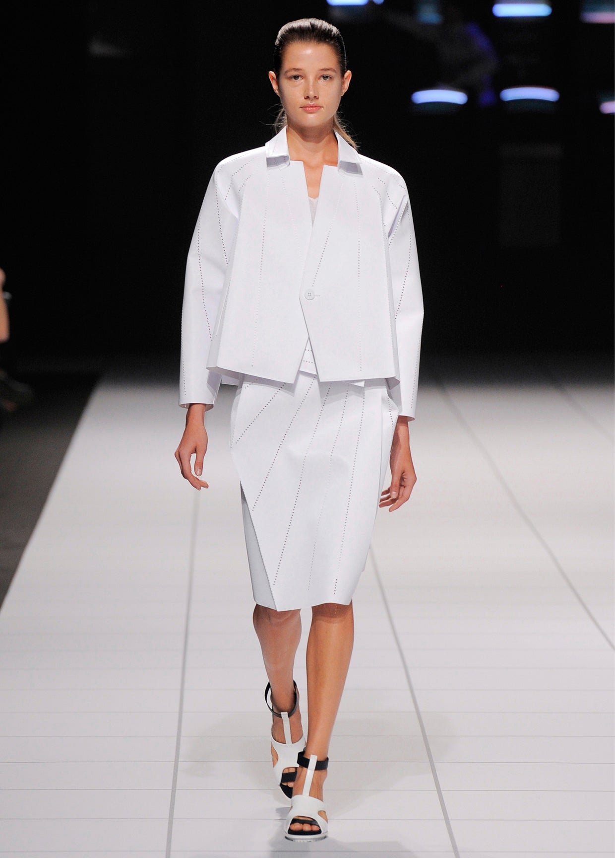 ISSEY MIYAKE SPRING SUMMER 2014 コレクション 02