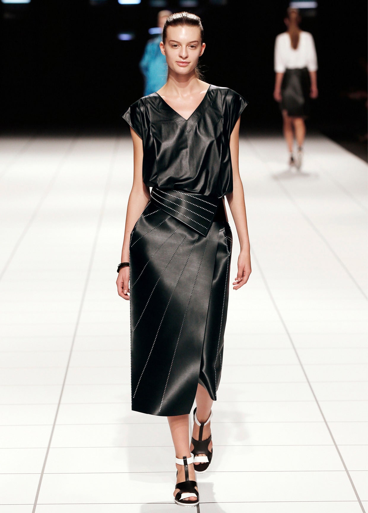 ISSEY MIYAKE コレクション SPRING SUMMER 2014 – isseymiyake.com