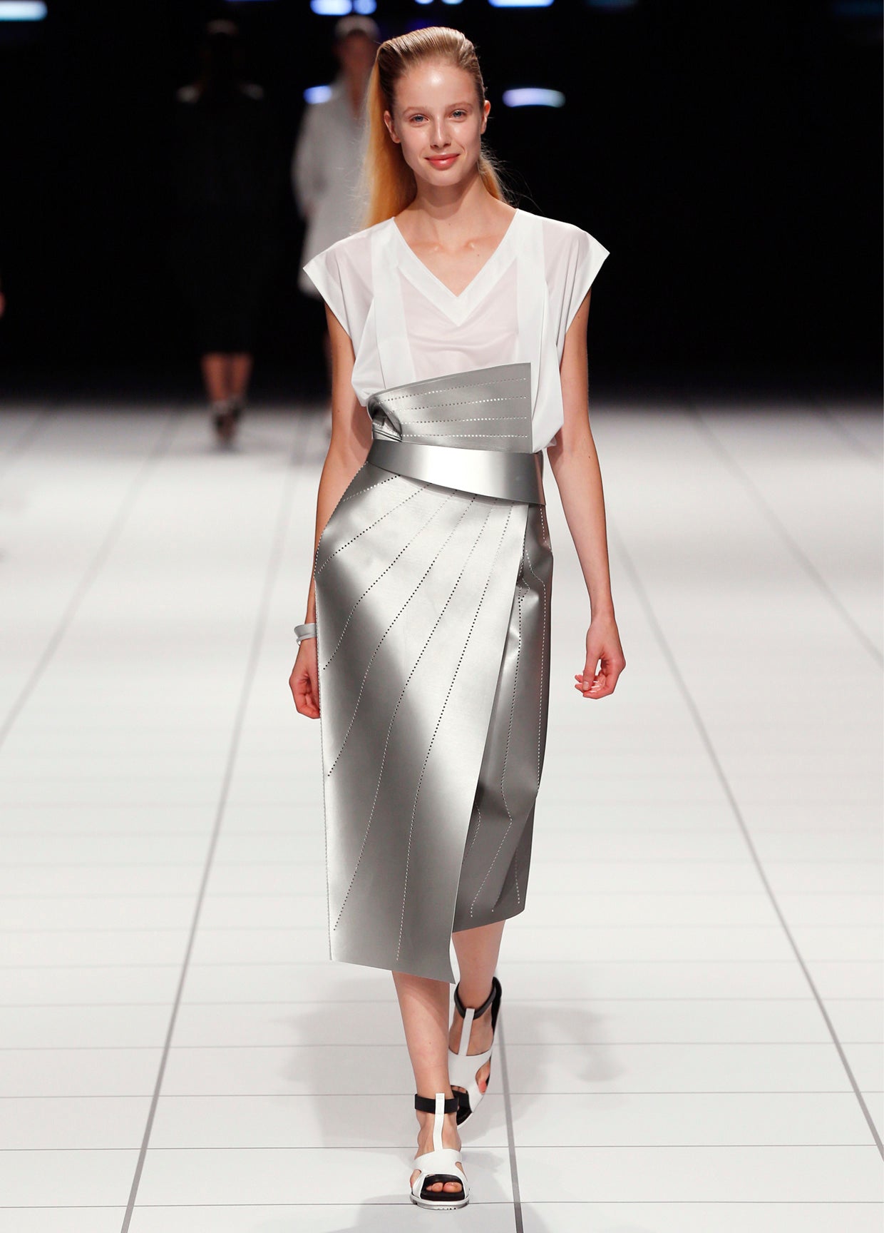 ISSEY MIYAKE SPRING SUMMER 2014 コレクション 08