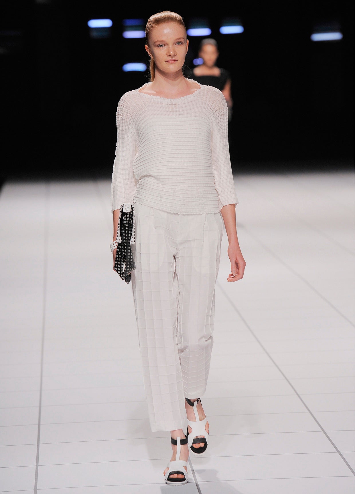 ISSEY MIYAKE SPRING SUMMER 2014 コレクション 21