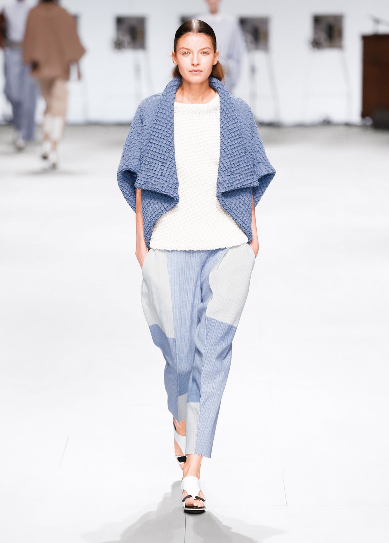 ISSEY MIYAKE SPRING SUMMER 2015 コレクション 15