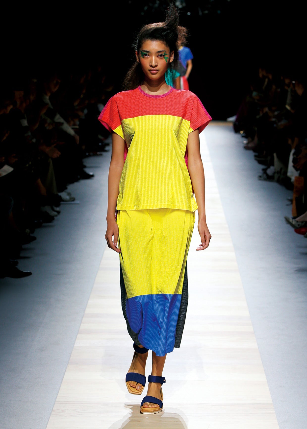 ISSEY MIYAKE SPRING SUMMER 2016 コレクション13