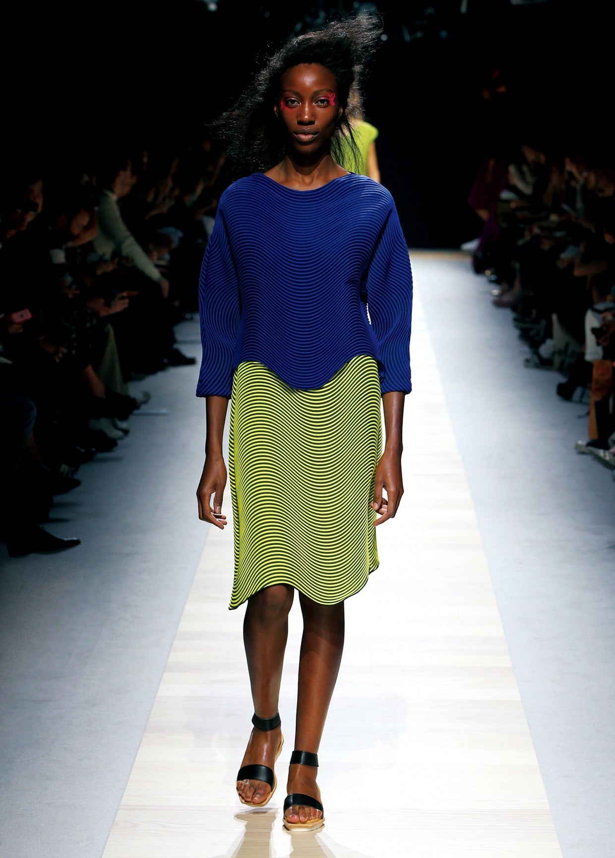 ISSEY MIYAKE SPRING SUMMER 2016 コレクション19
