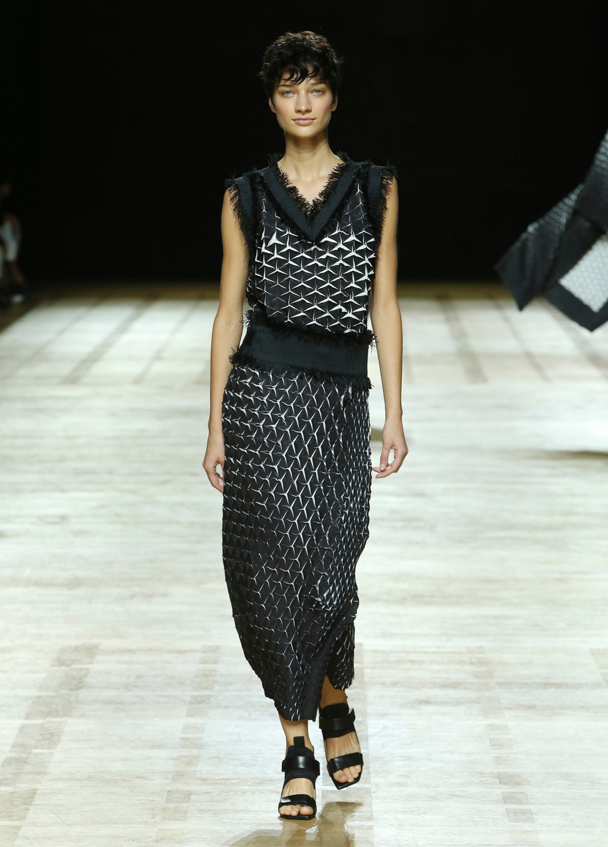 ISSEY MIYAKE SPRING SUMMER 2018 コレクション 02