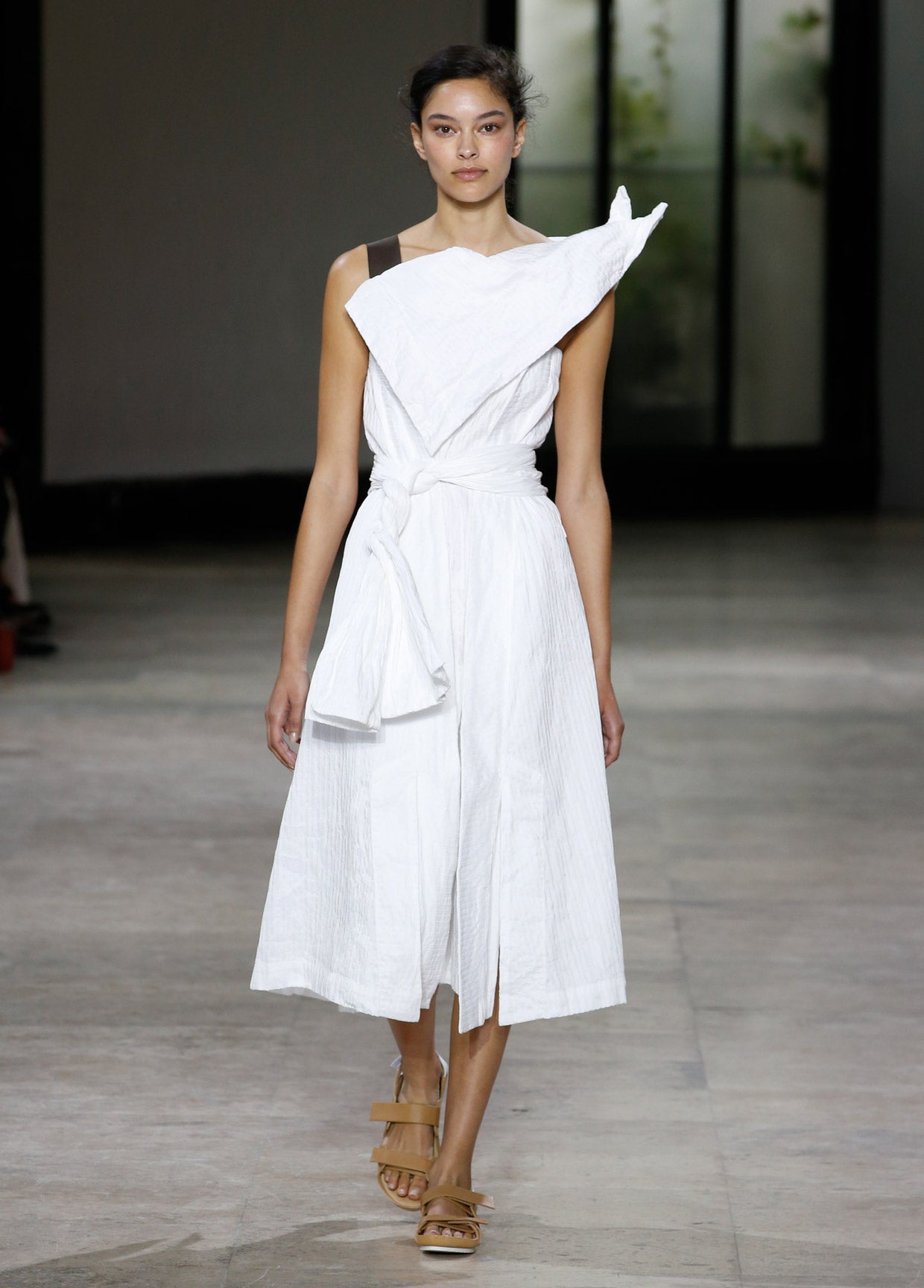 イッセイミヤケ　2019ss  開襟 ISSEY MIYAKE SPRING SUMMER 2019 コレクション23 – isseymiyake.com